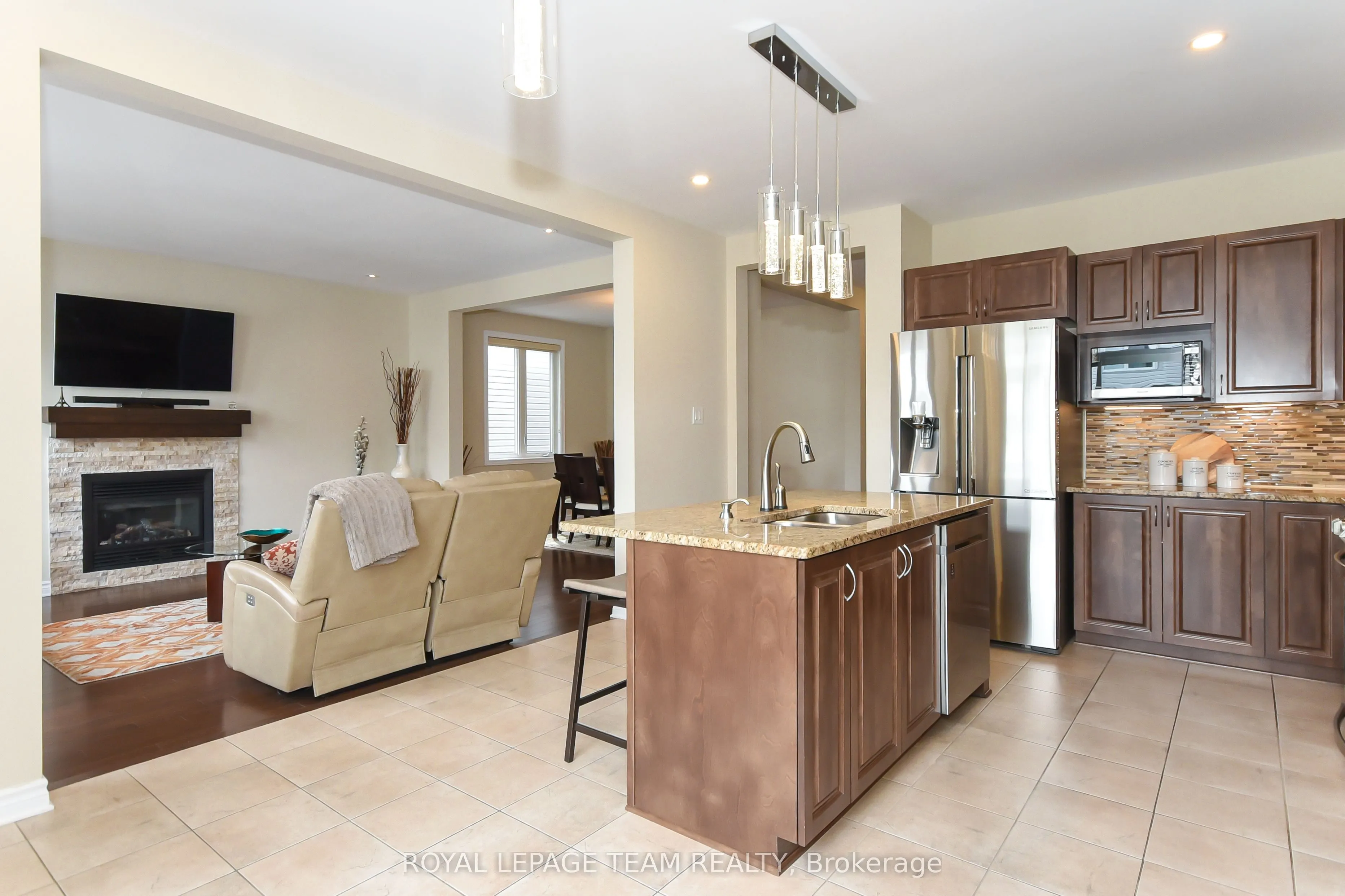 3519 Woodroffe Avenue