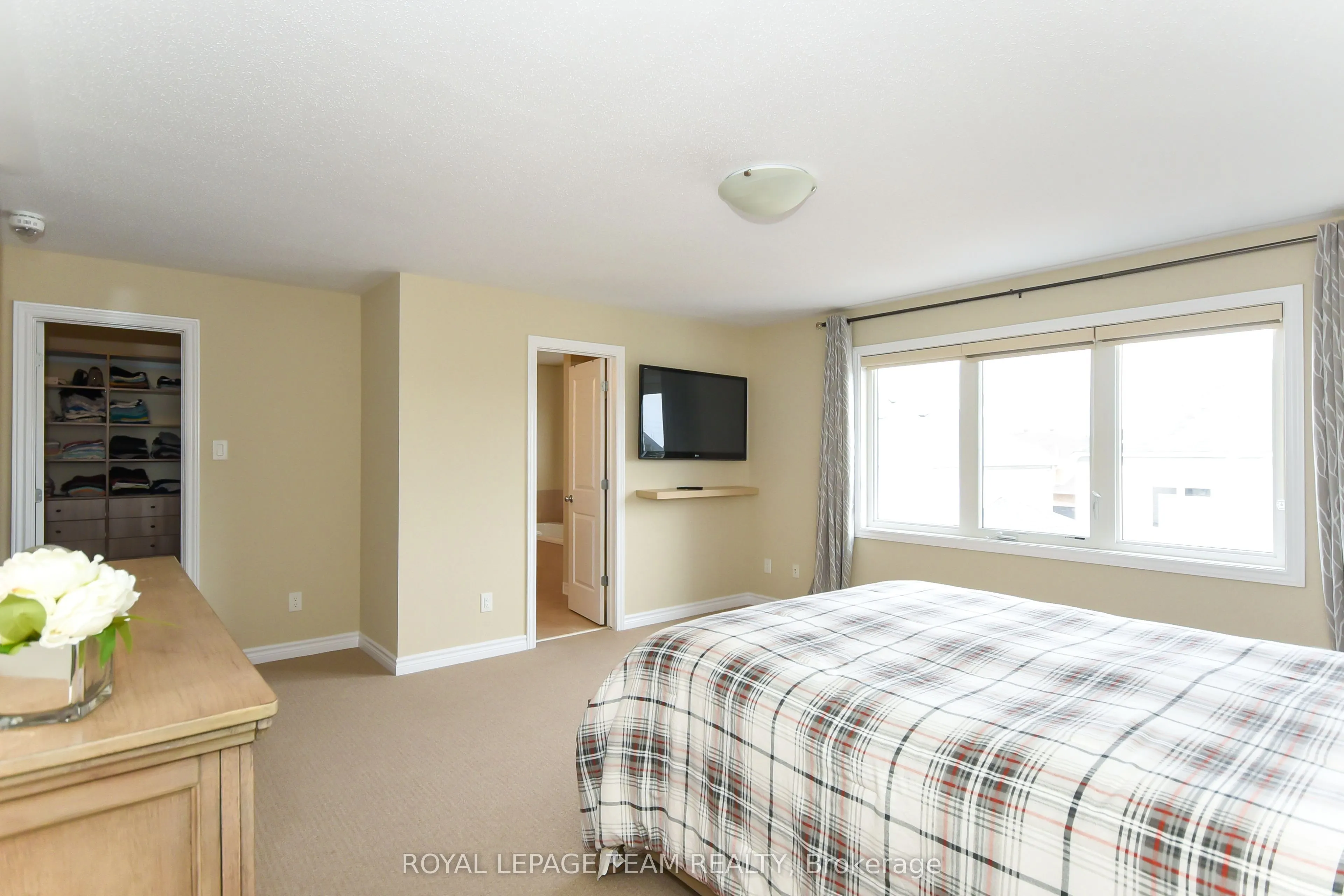 3519 Woodroffe Avenue