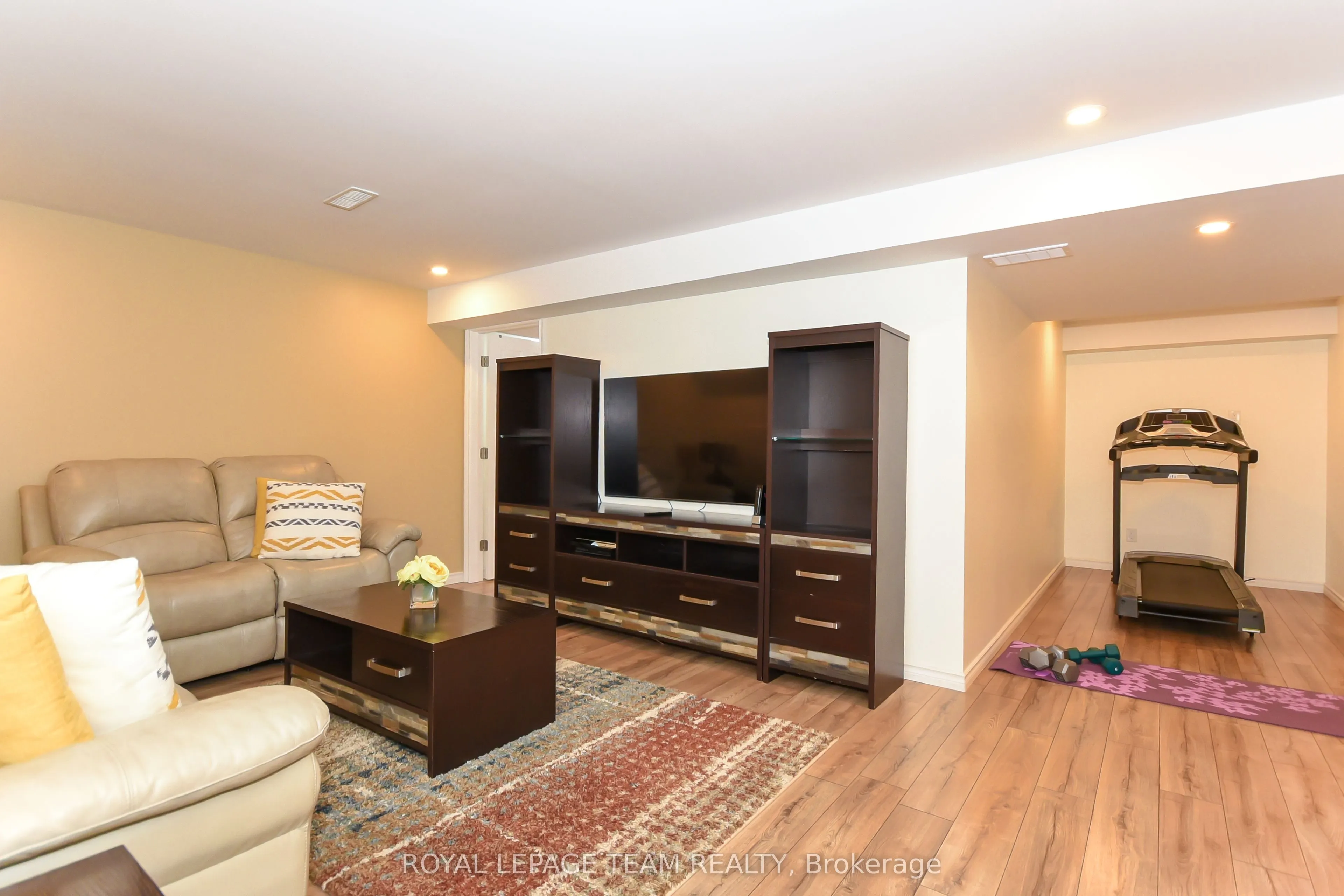 3519 Woodroffe Avenue
