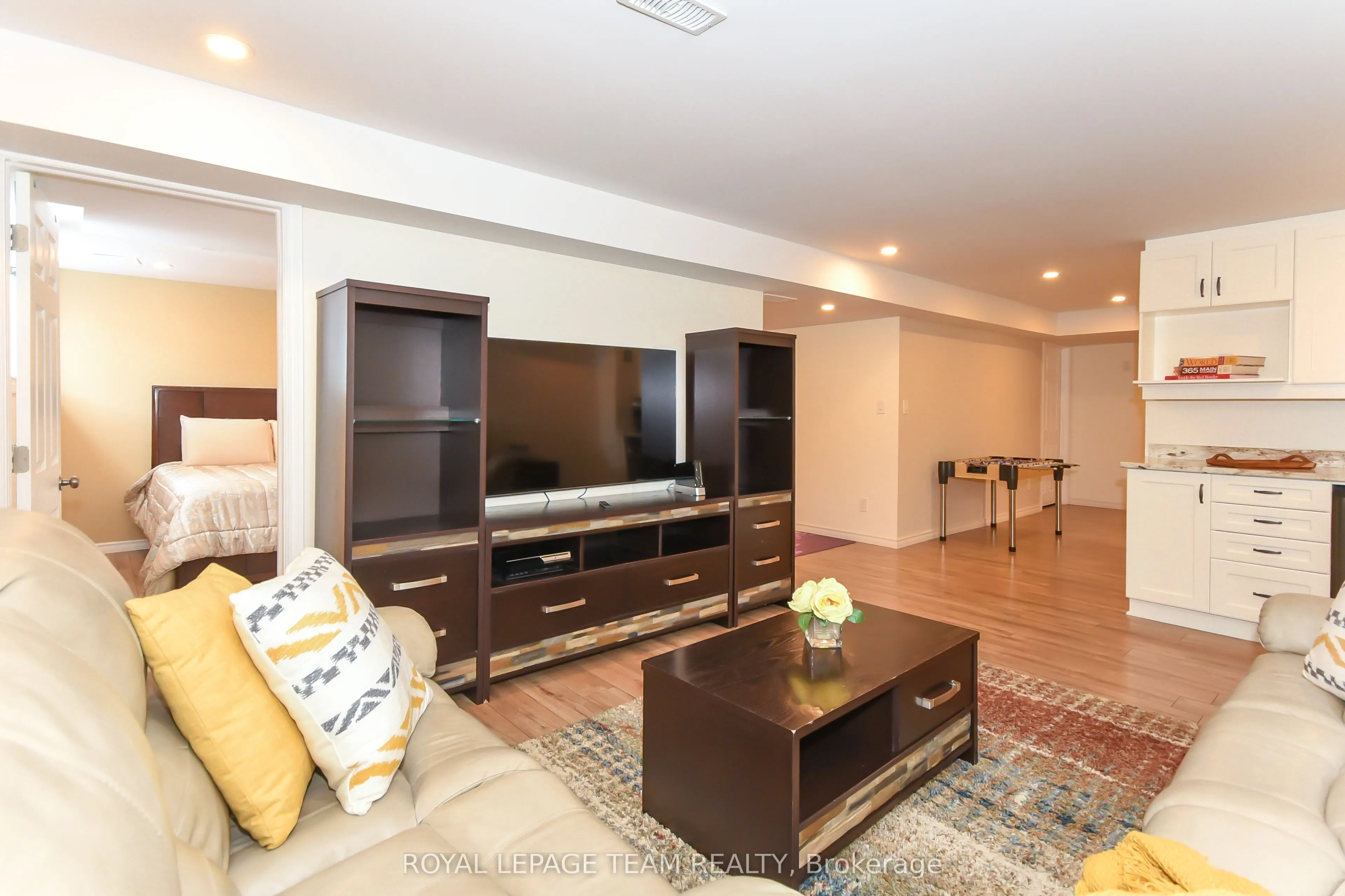 3519 Woodroffe Avenue