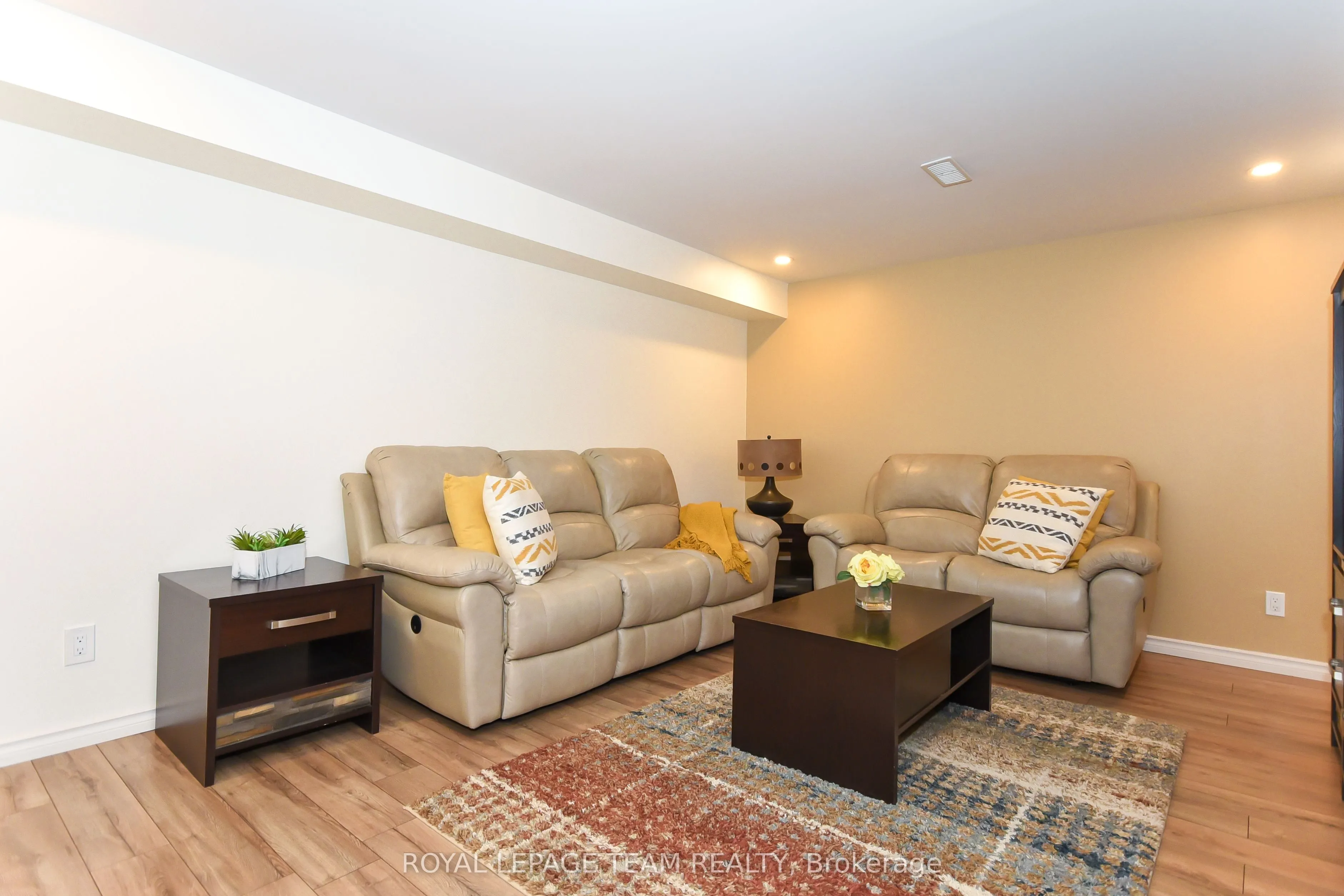 3519 Woodroffe Avenue
