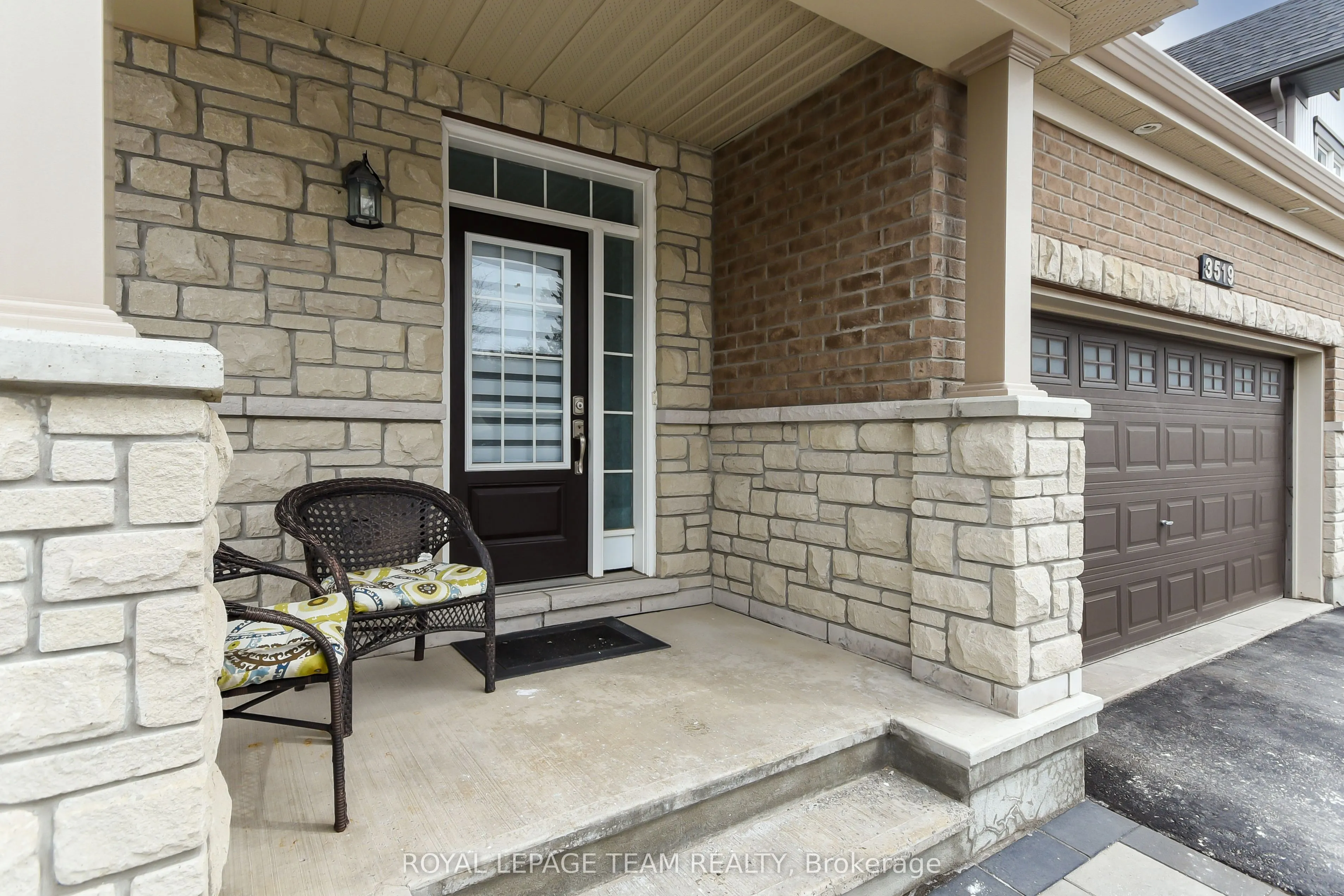 3519 Woodroffe Avenue