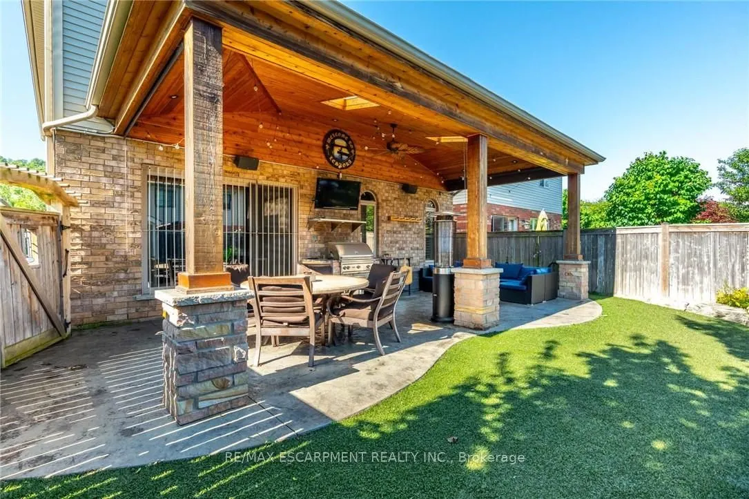 16 Sycamore Crescent