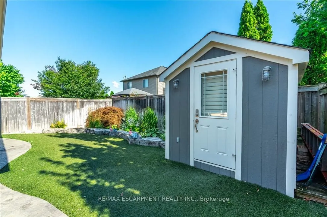 16 Sycamore Crescent