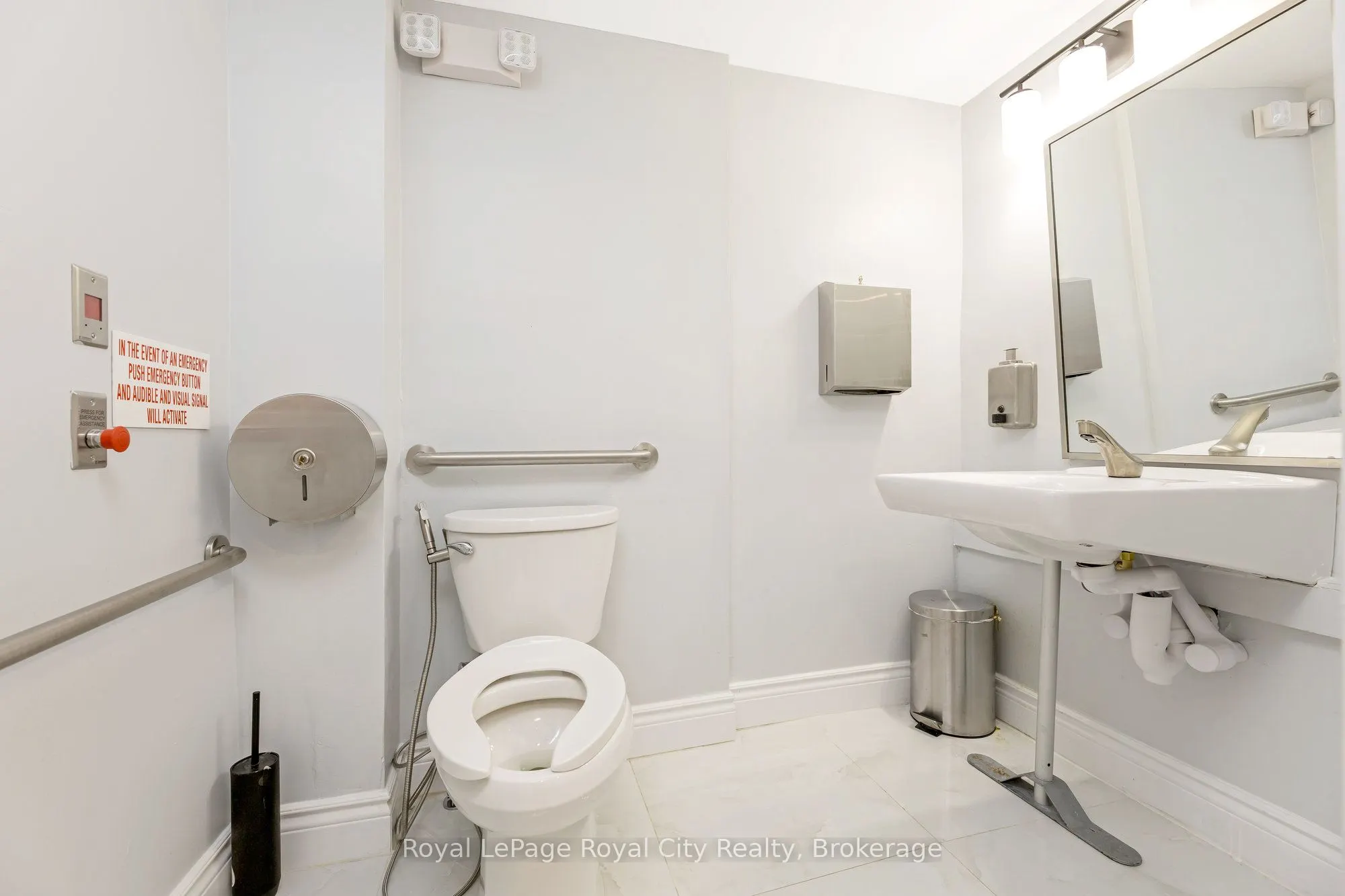 132 Main Street S, #Unit B