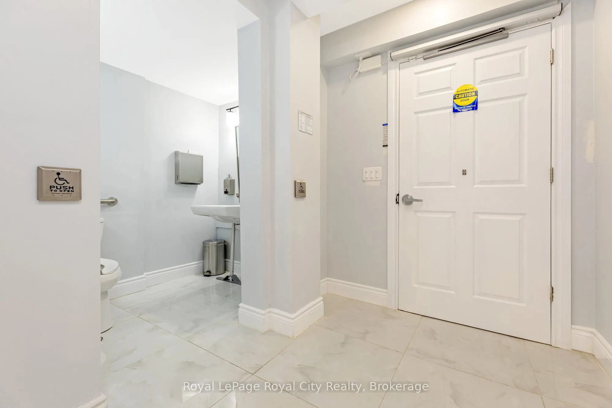 132 Main Street S, #Unit B