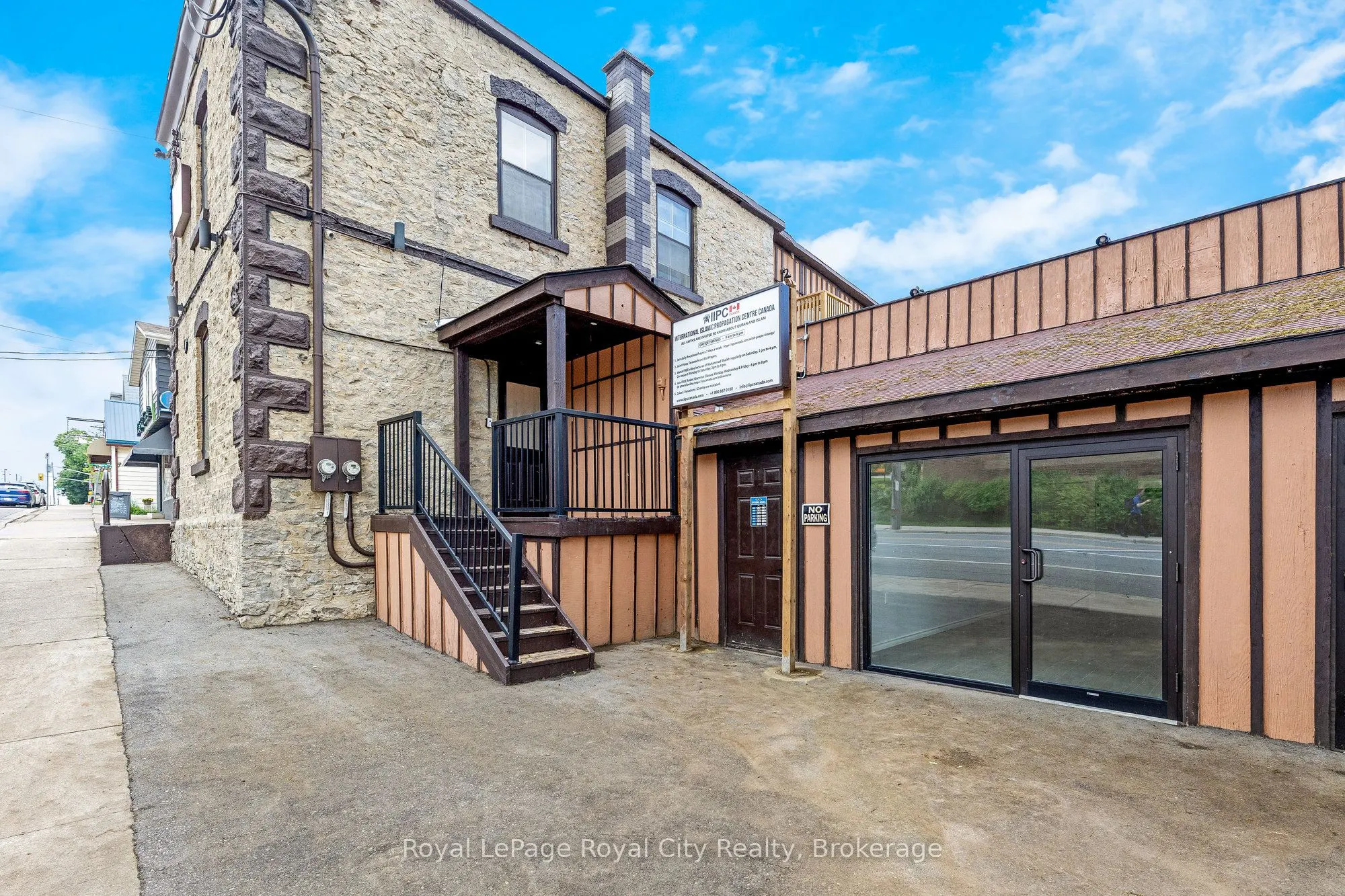 132 Main Street S, #Unit B