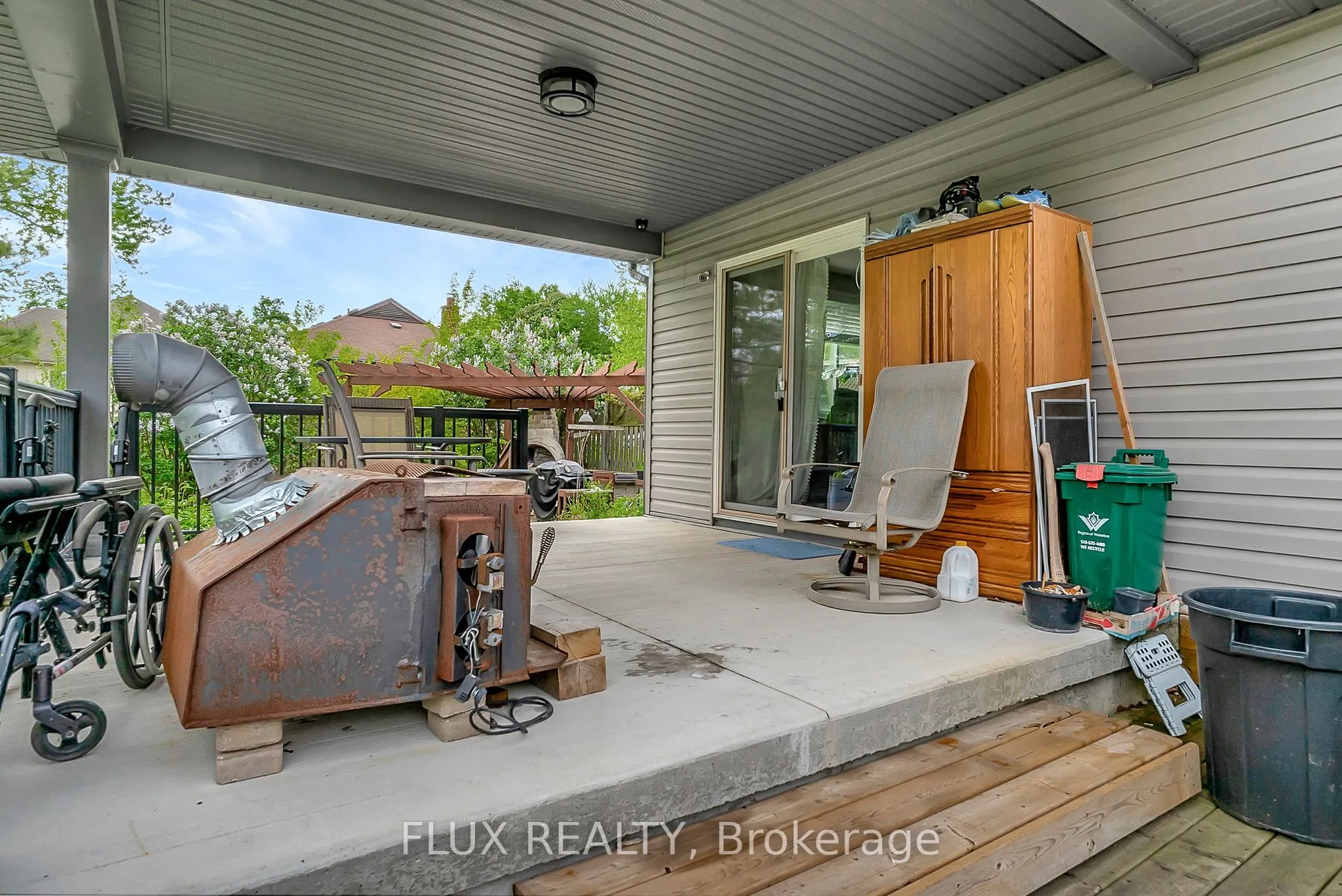 1392 Doon Village Road