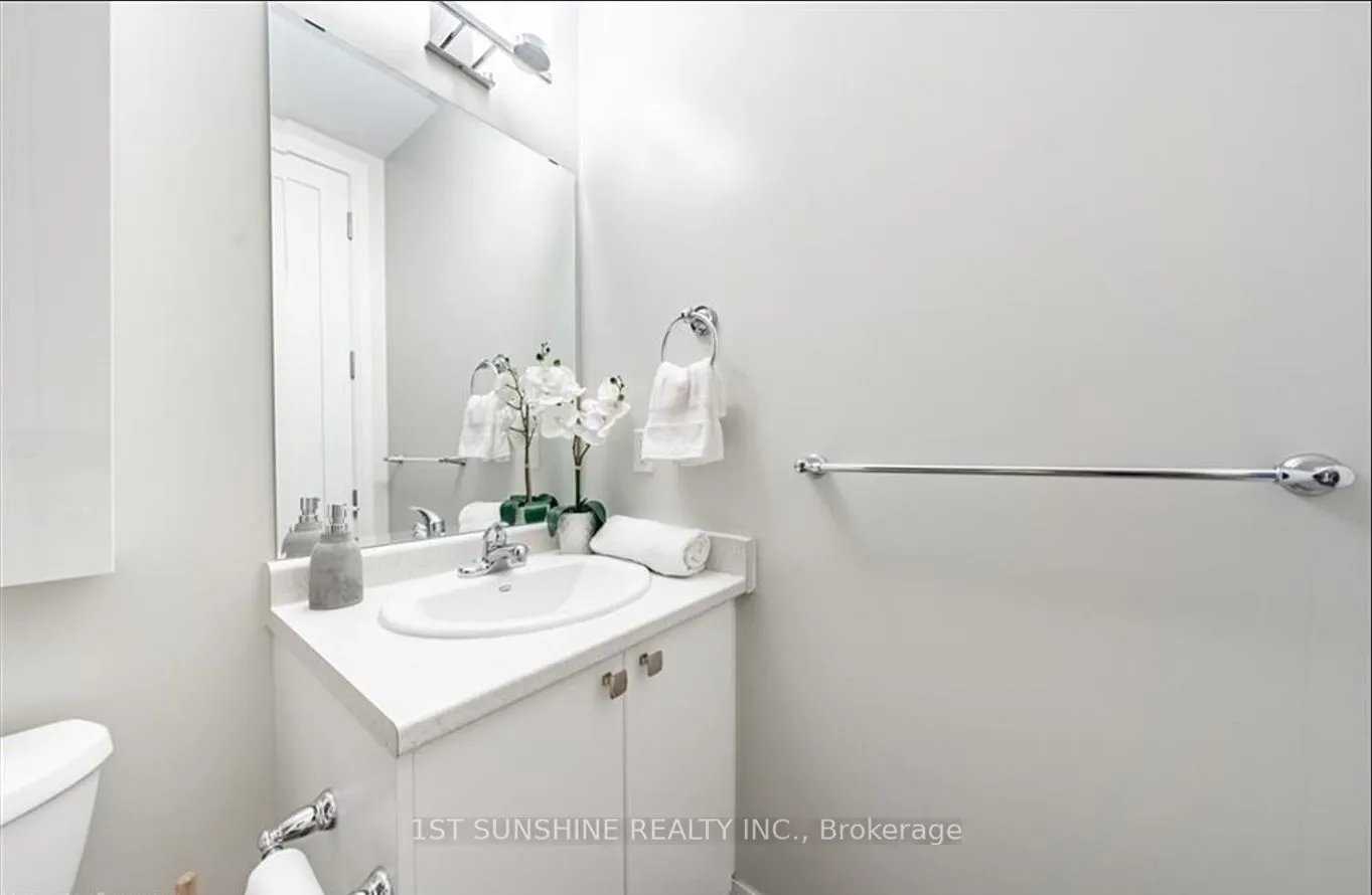 112 King Street E, #1114