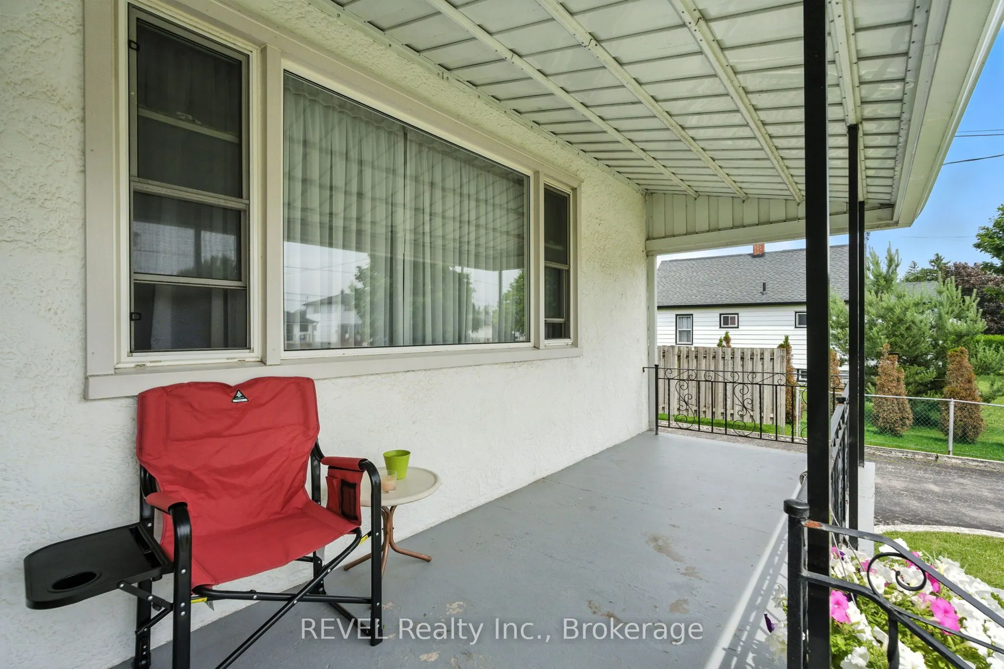 146 Main Street E