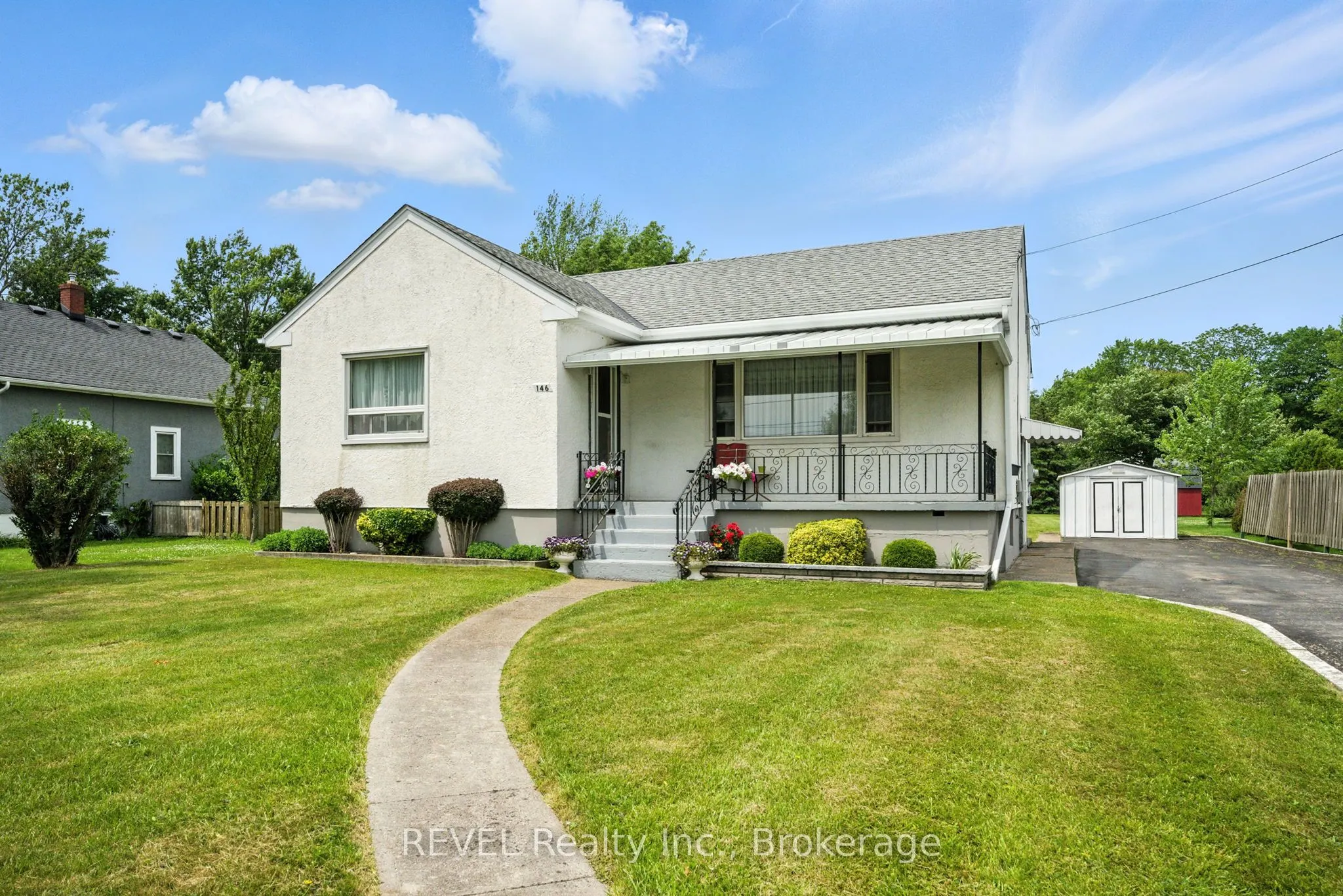 146 Main Street E