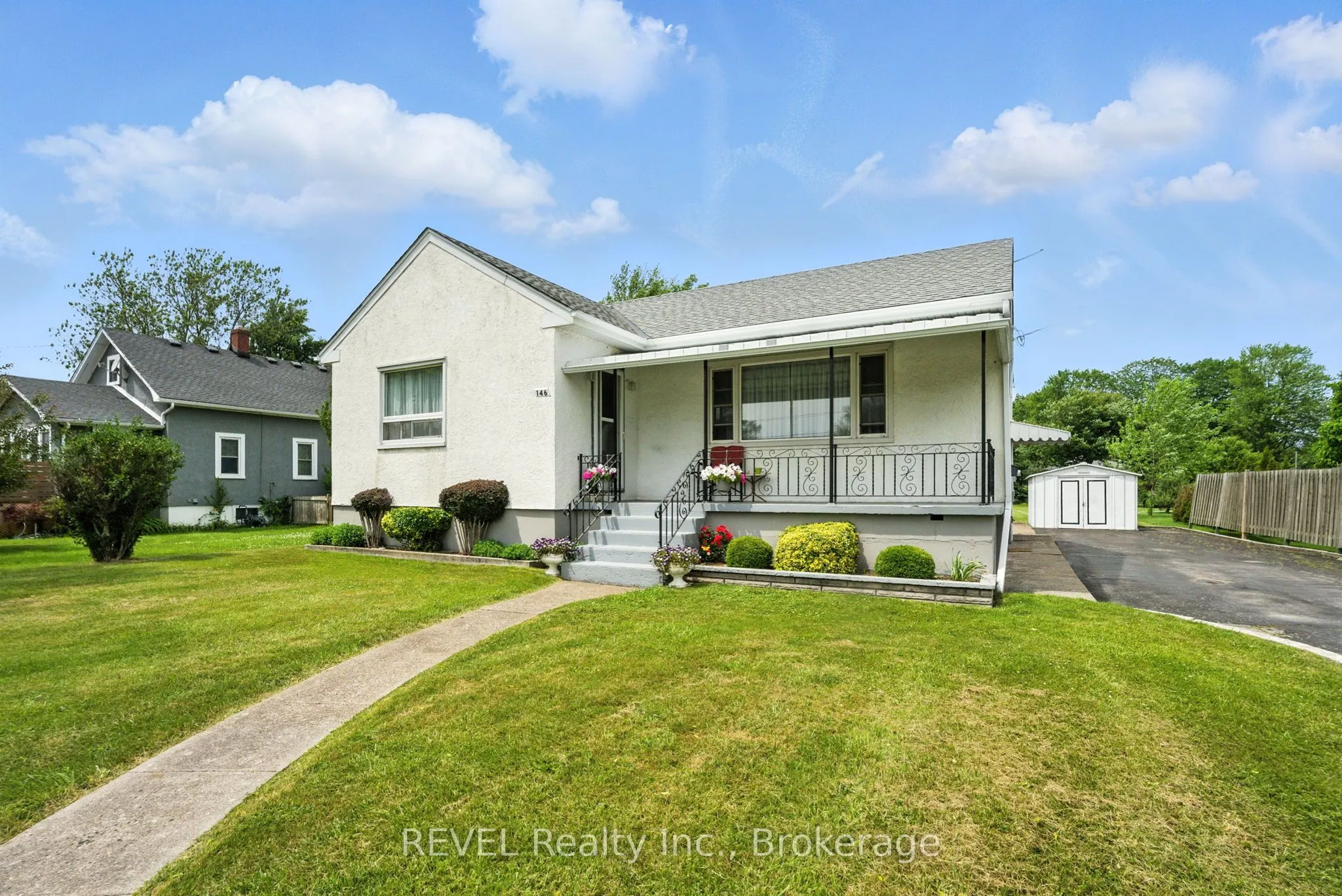 146 Main Street E