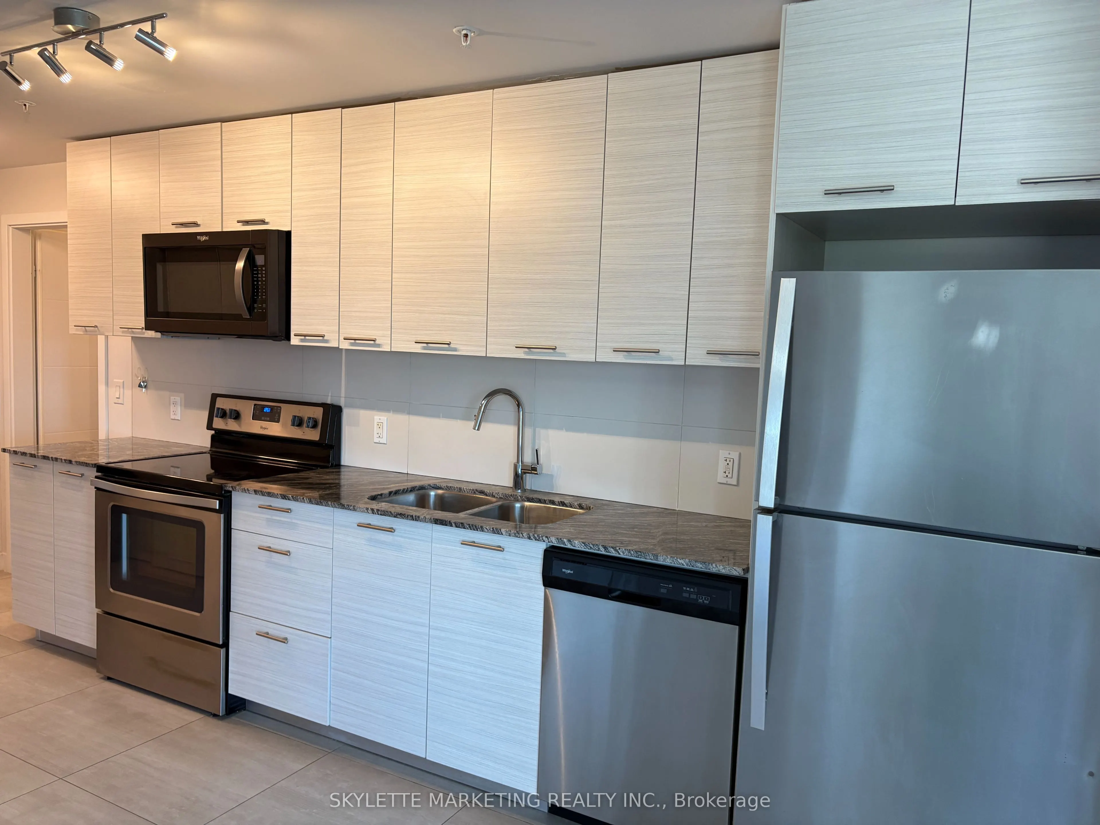 251 Hemlock Street, #601