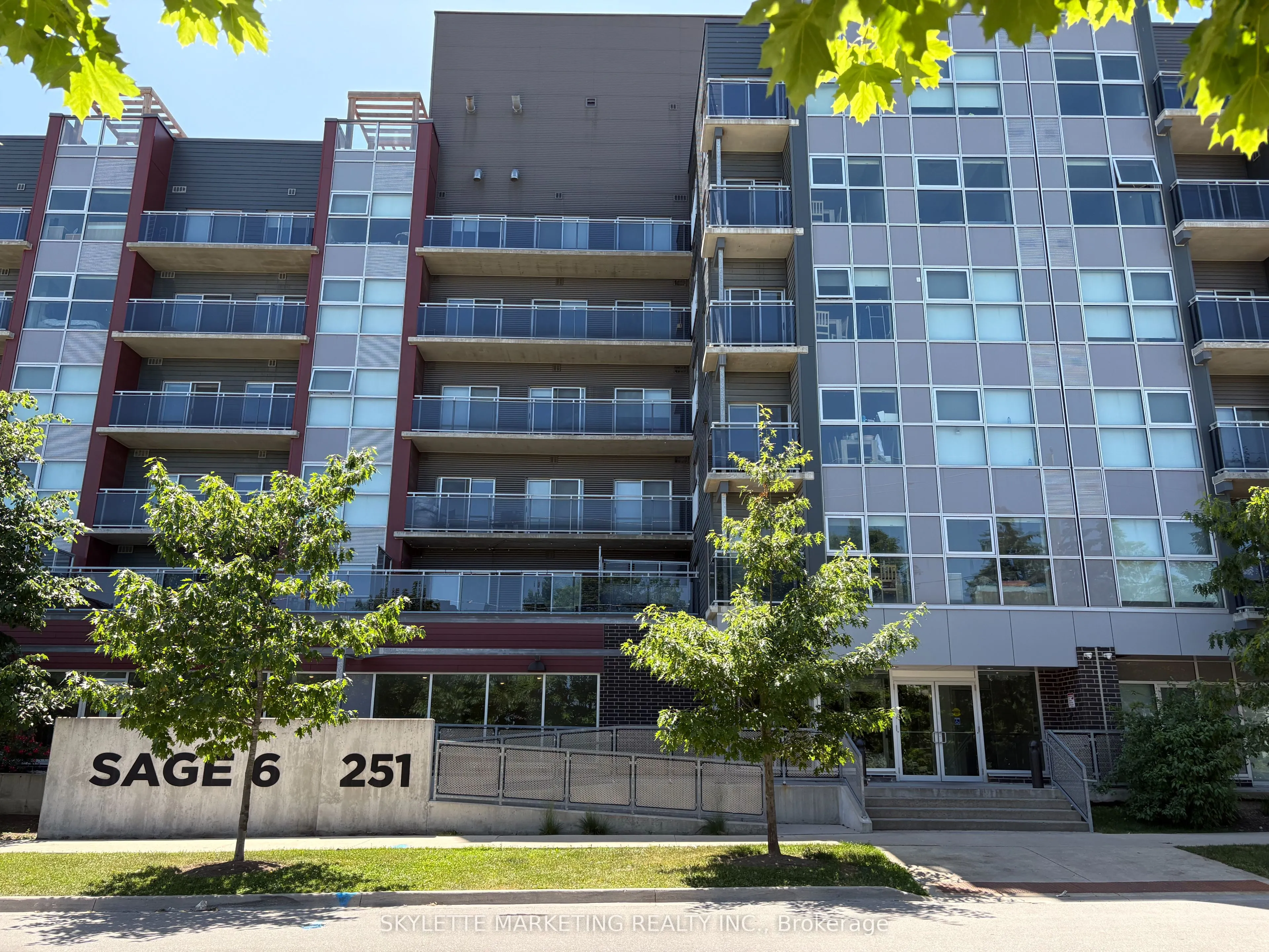 251 Hemlock Street, #601