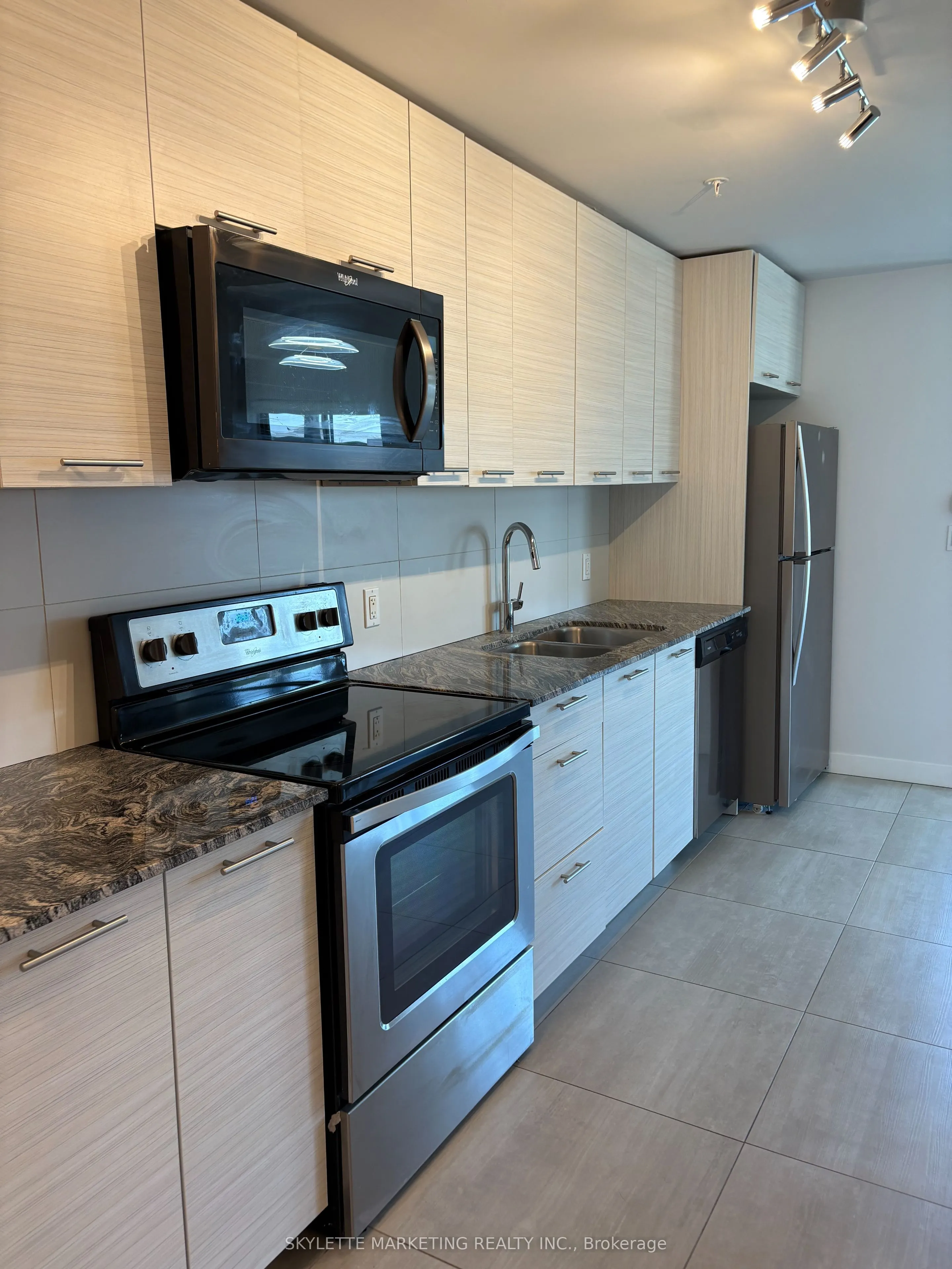 251 Hemlock Street, #601