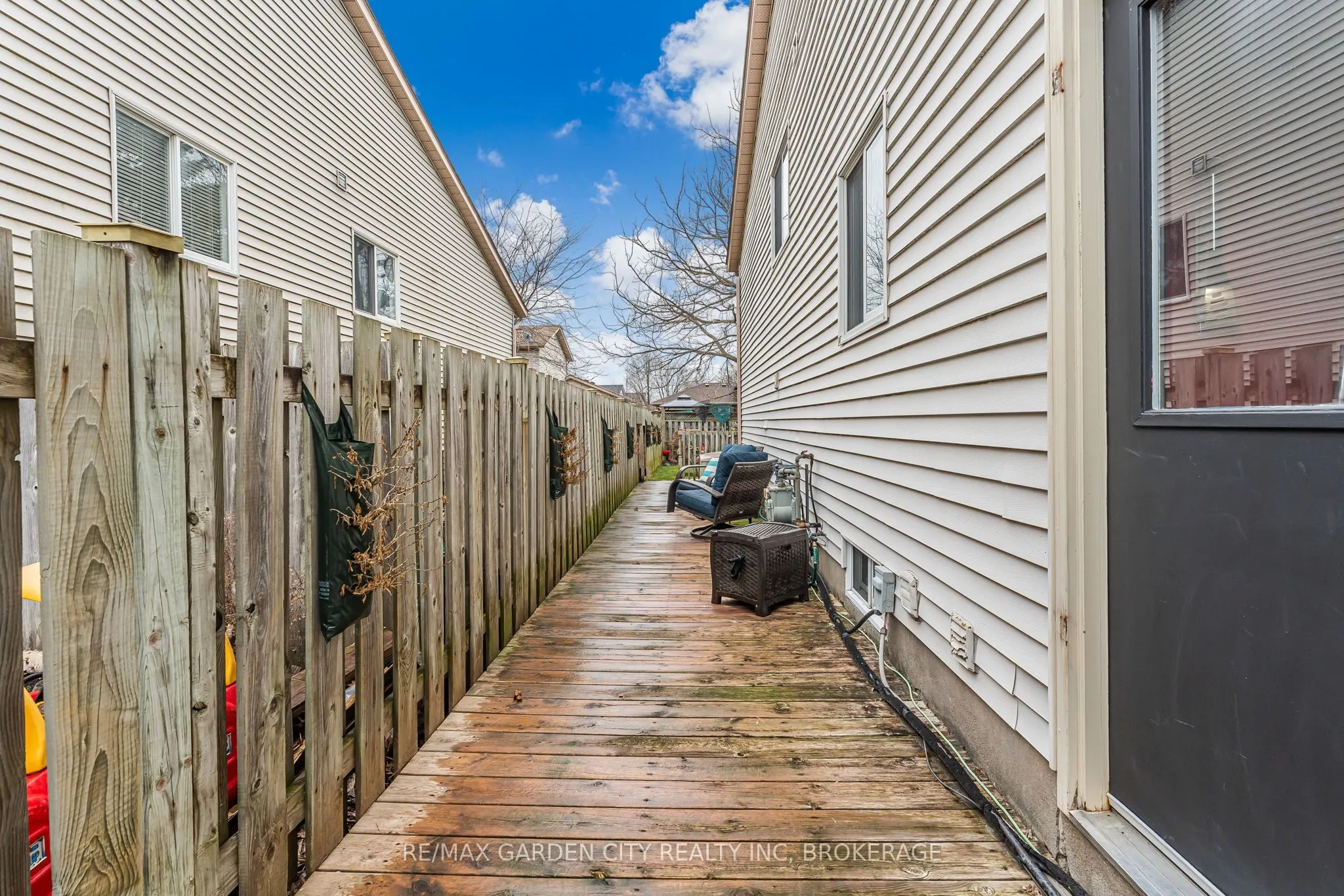 4534 Dufferin Avenue