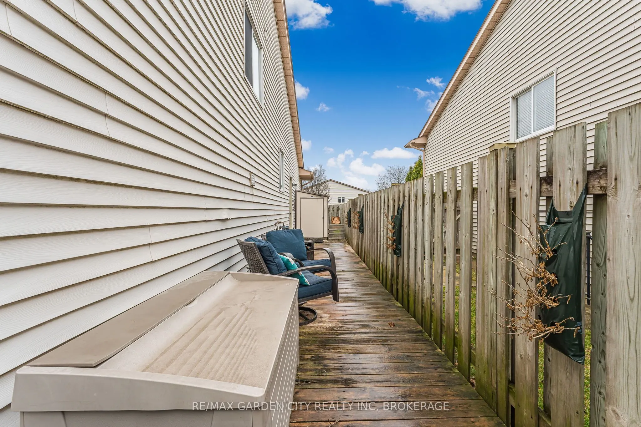 4534 Dufferin Avenue