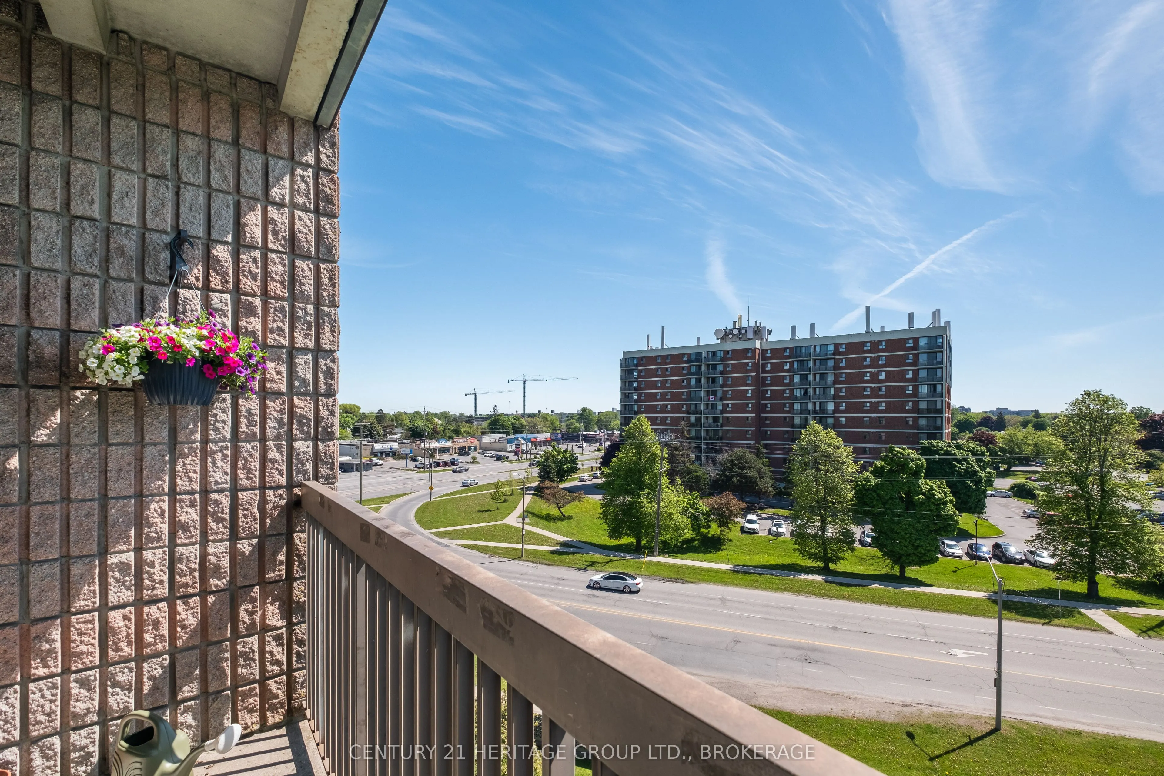 17 ELDON HALL Place, #607
