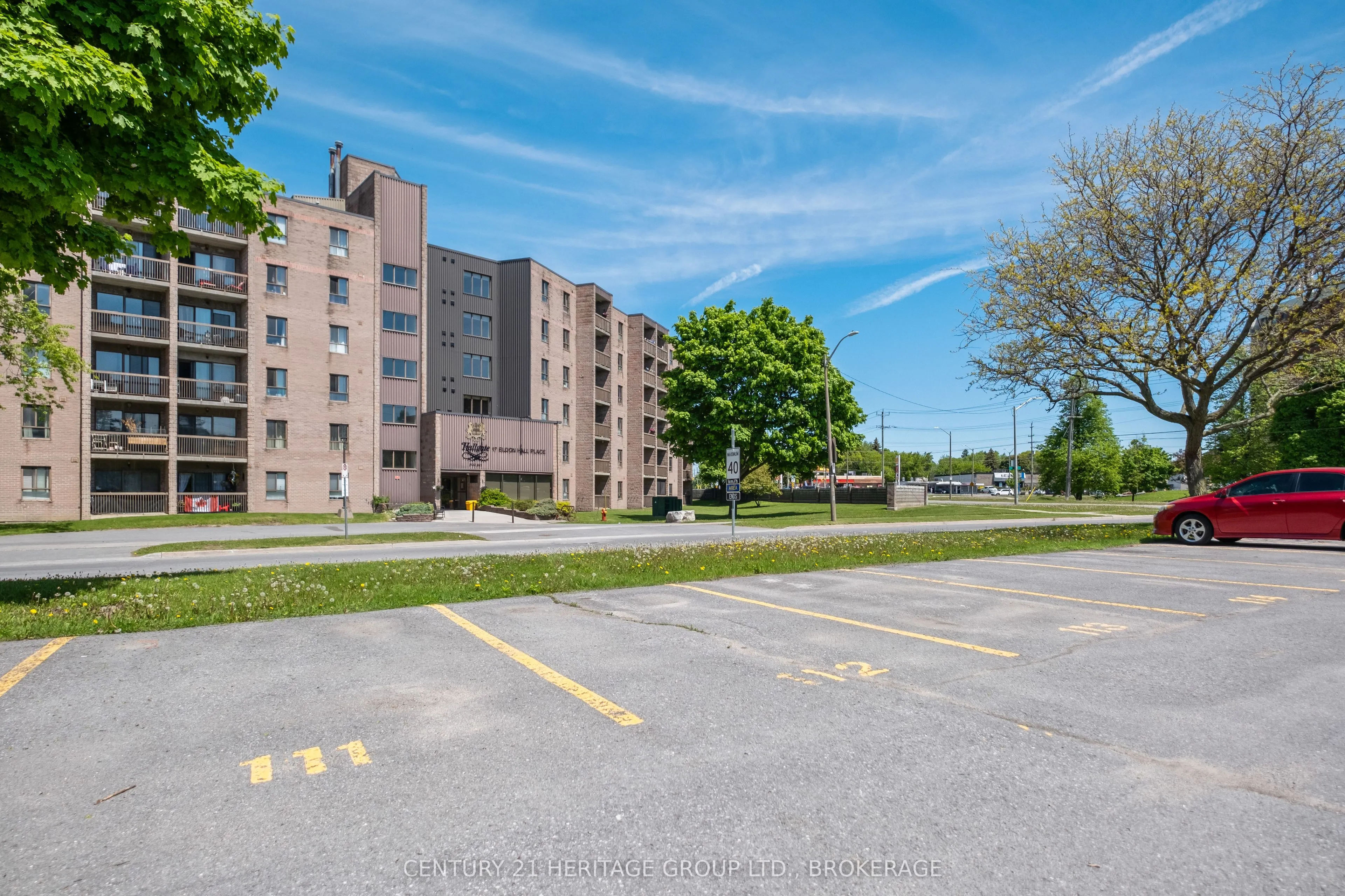 17 ELDON HALL Place, #607