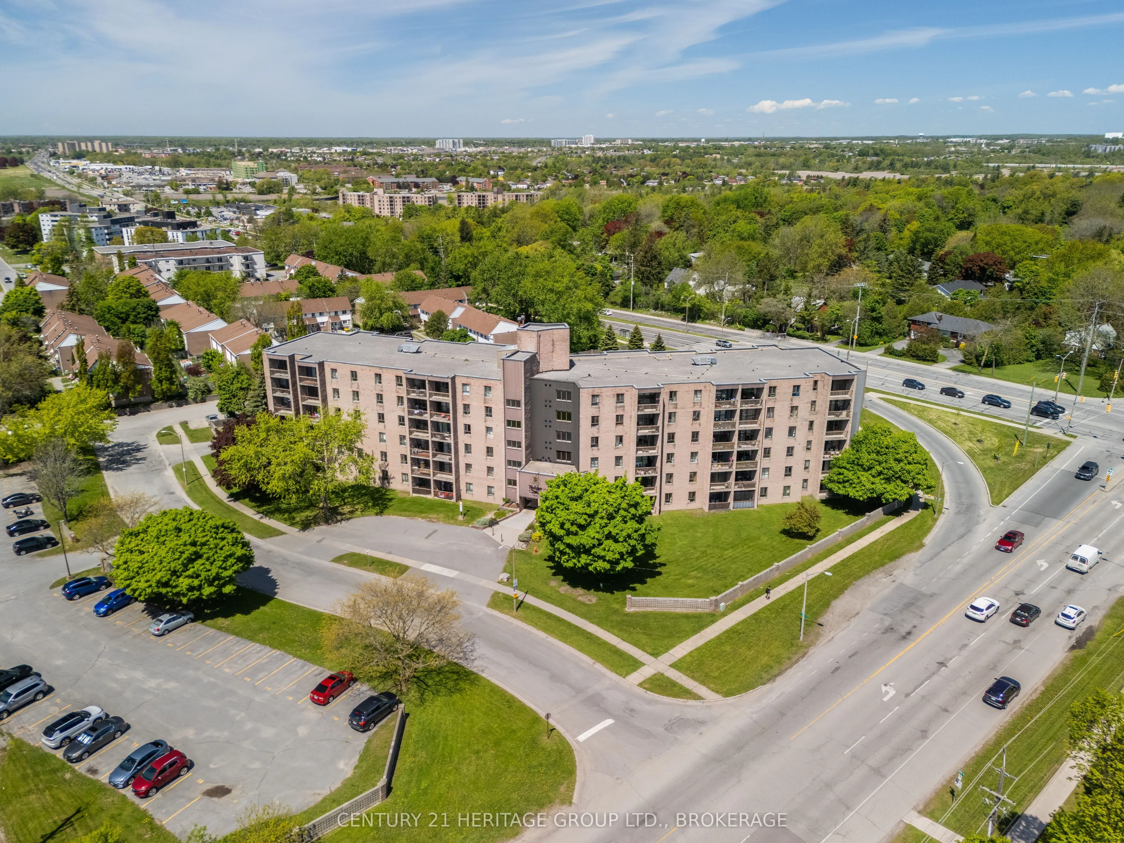 17 ELDON HALL Place, #607