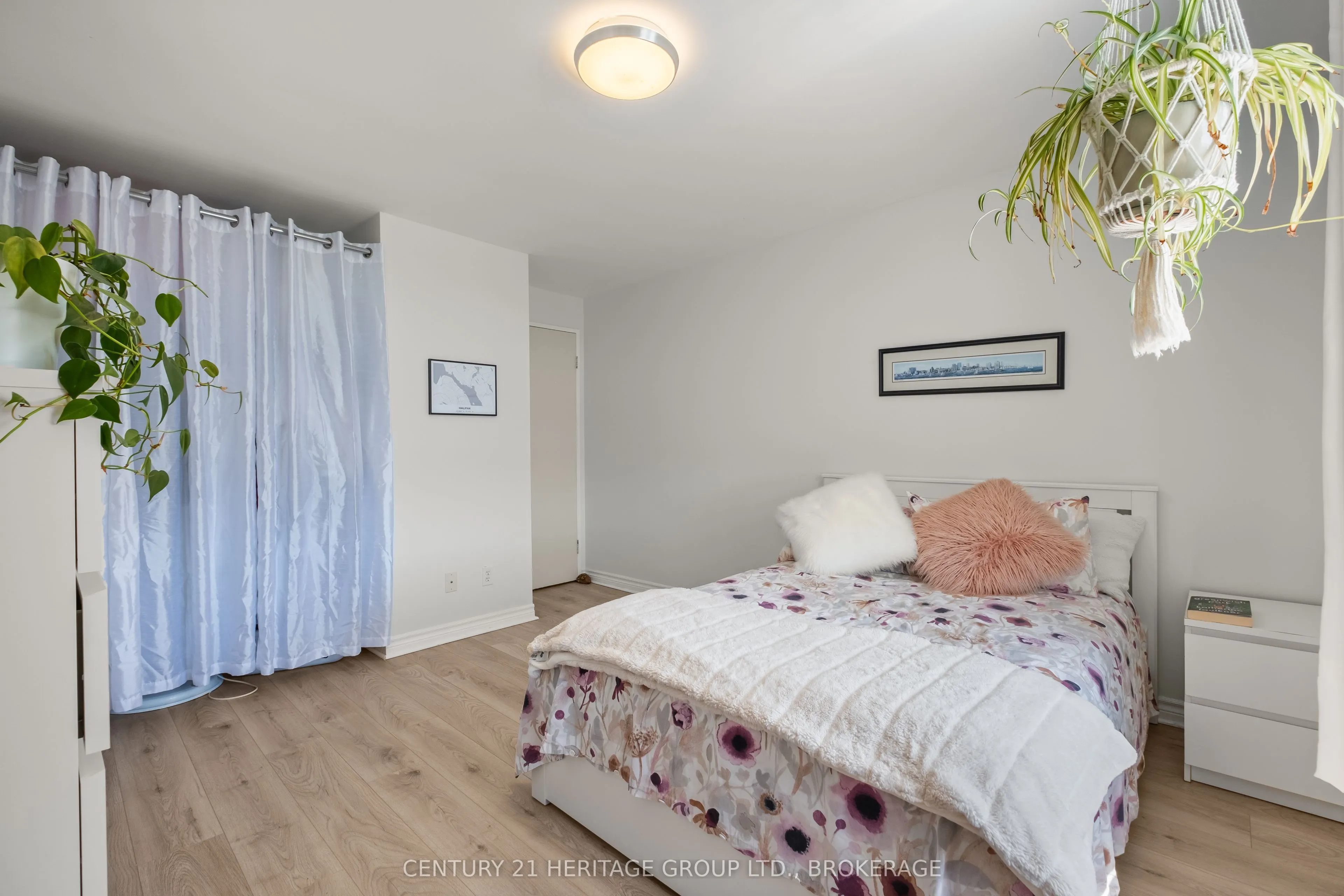 17 ELDON HALL Place, #607