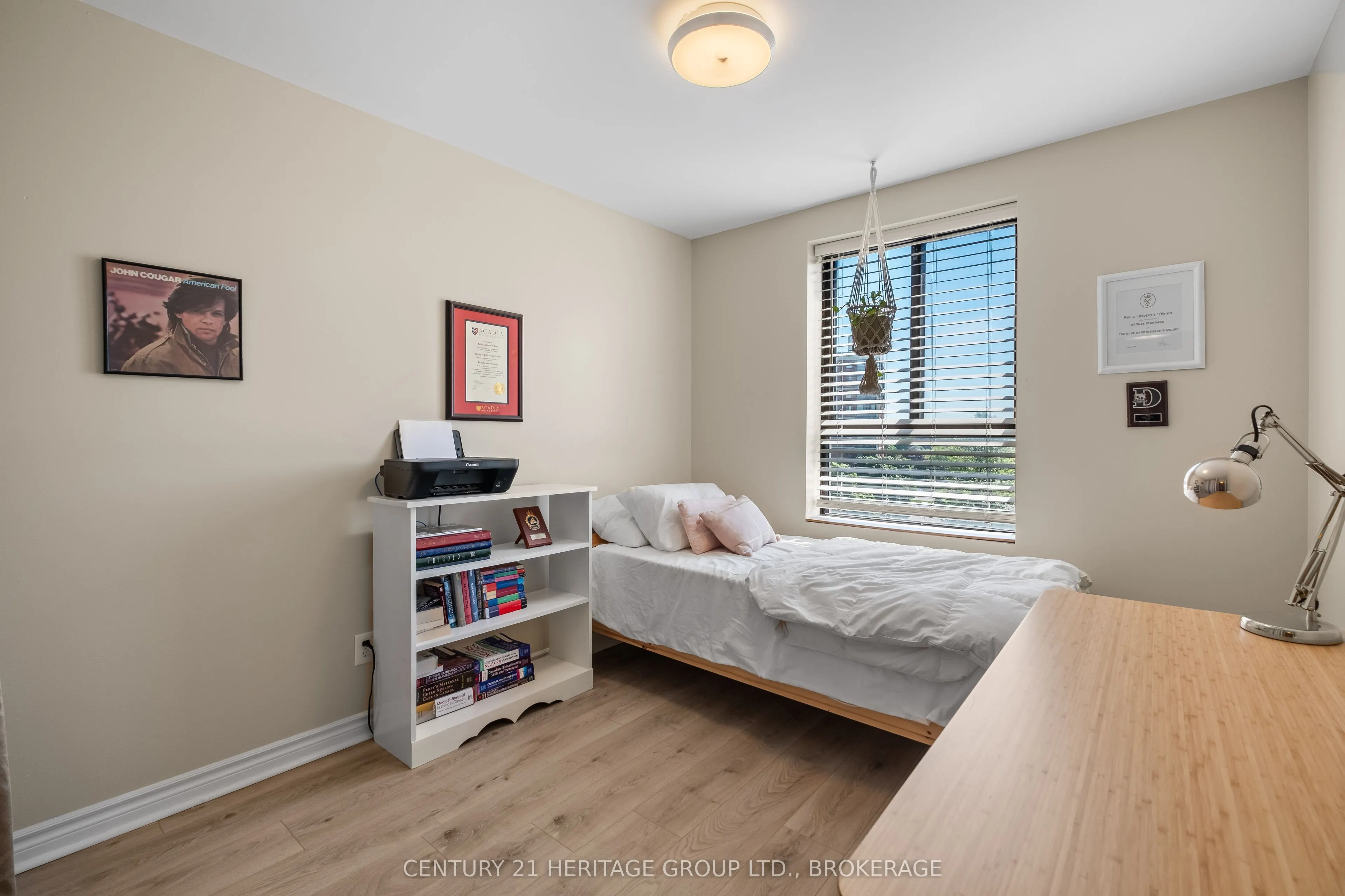 17 ELDON HALL Place, #607