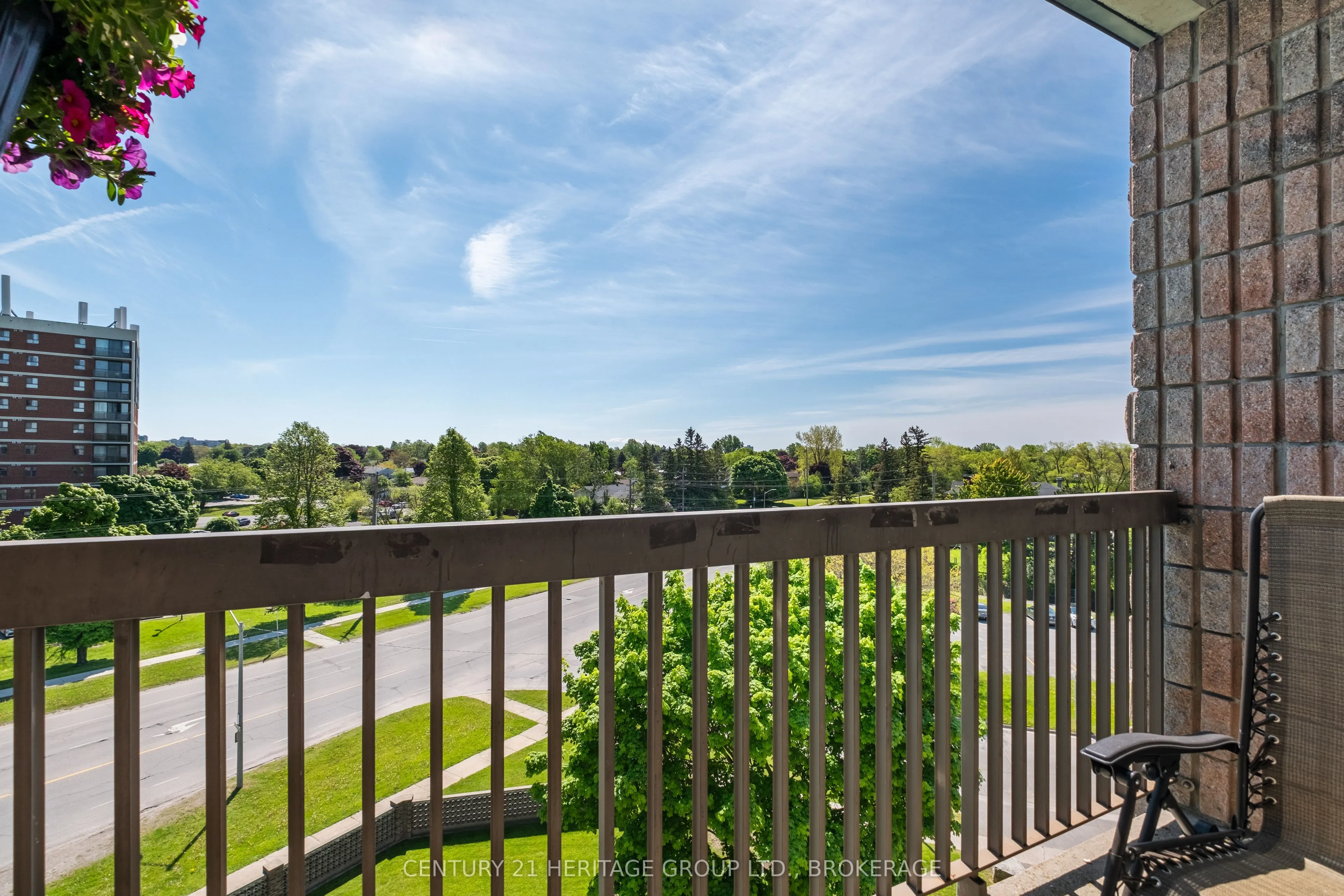 17 ELDON HALL Place, #607