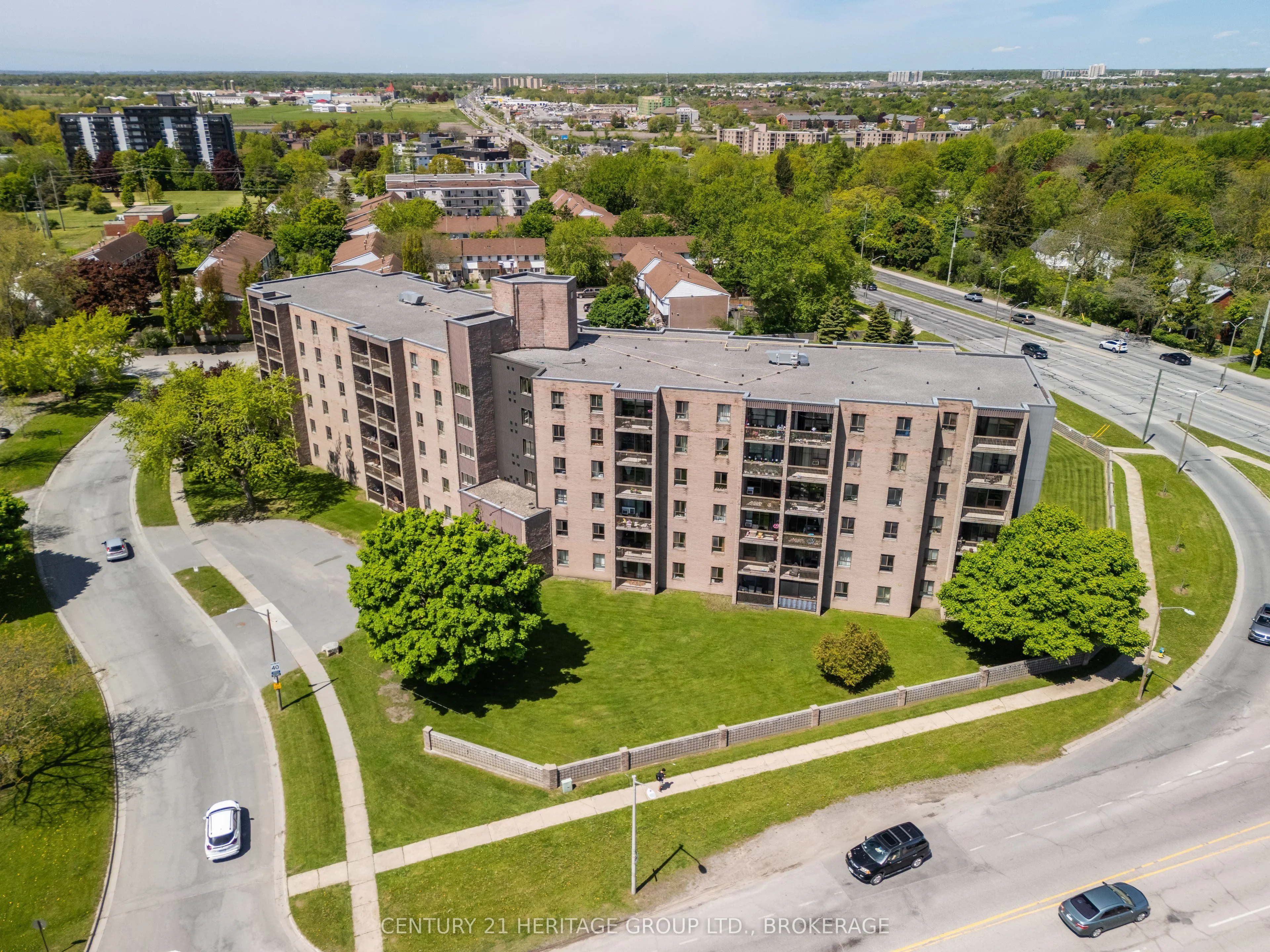 17 ELDON HALL Place, #607