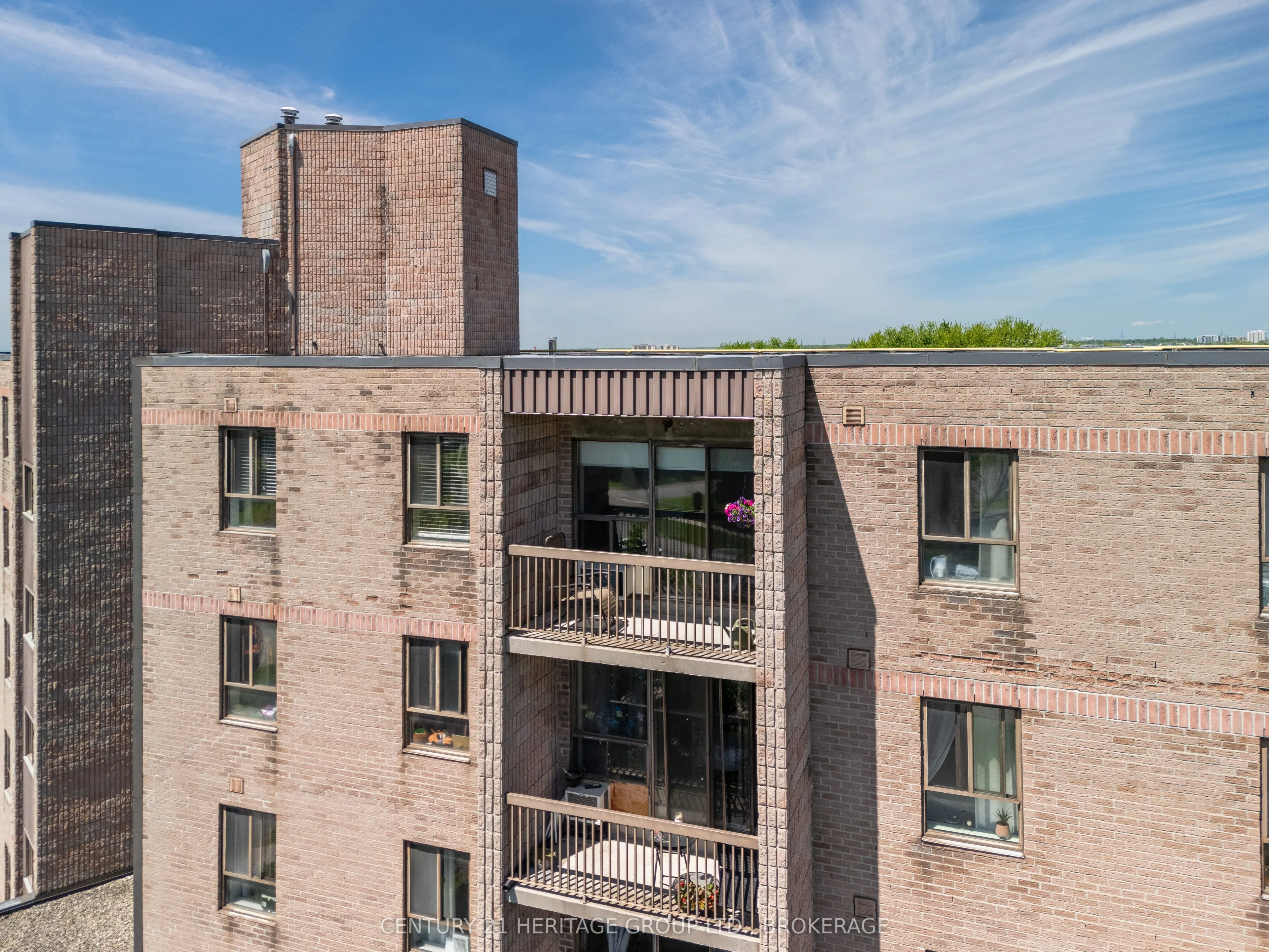 17 ELDON HALL Place, #607
