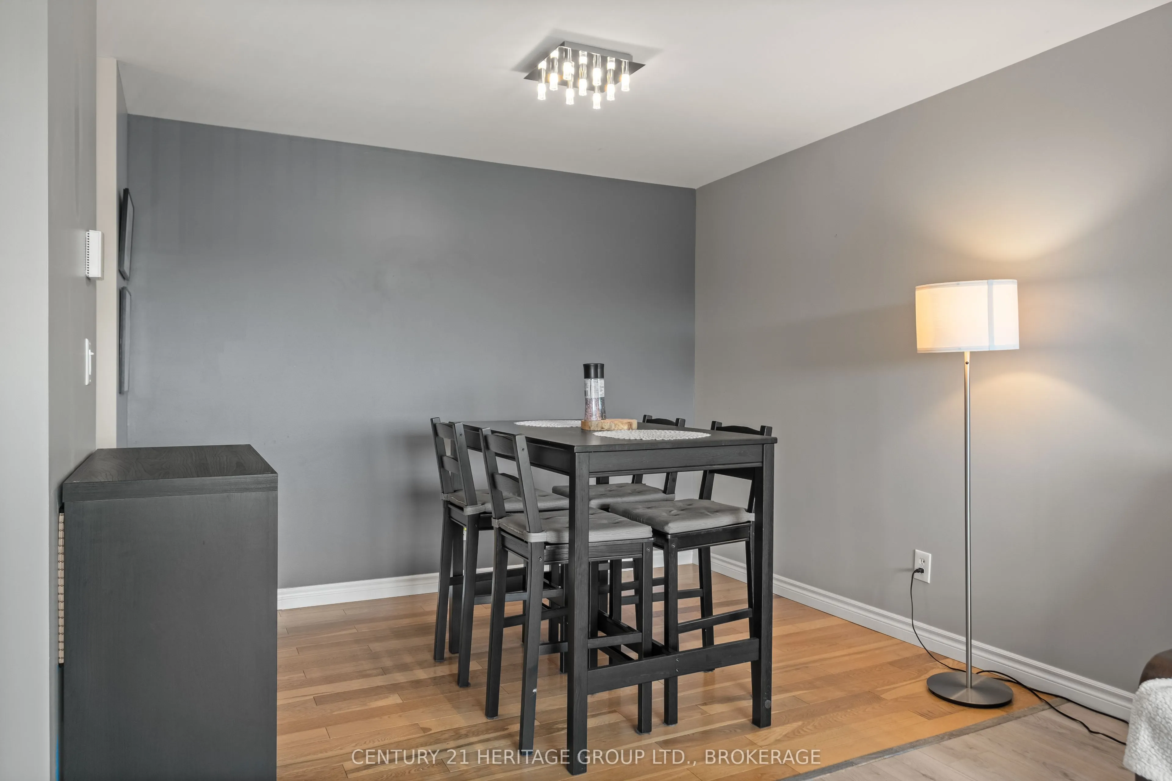 17 ELDON HALL Place, #607