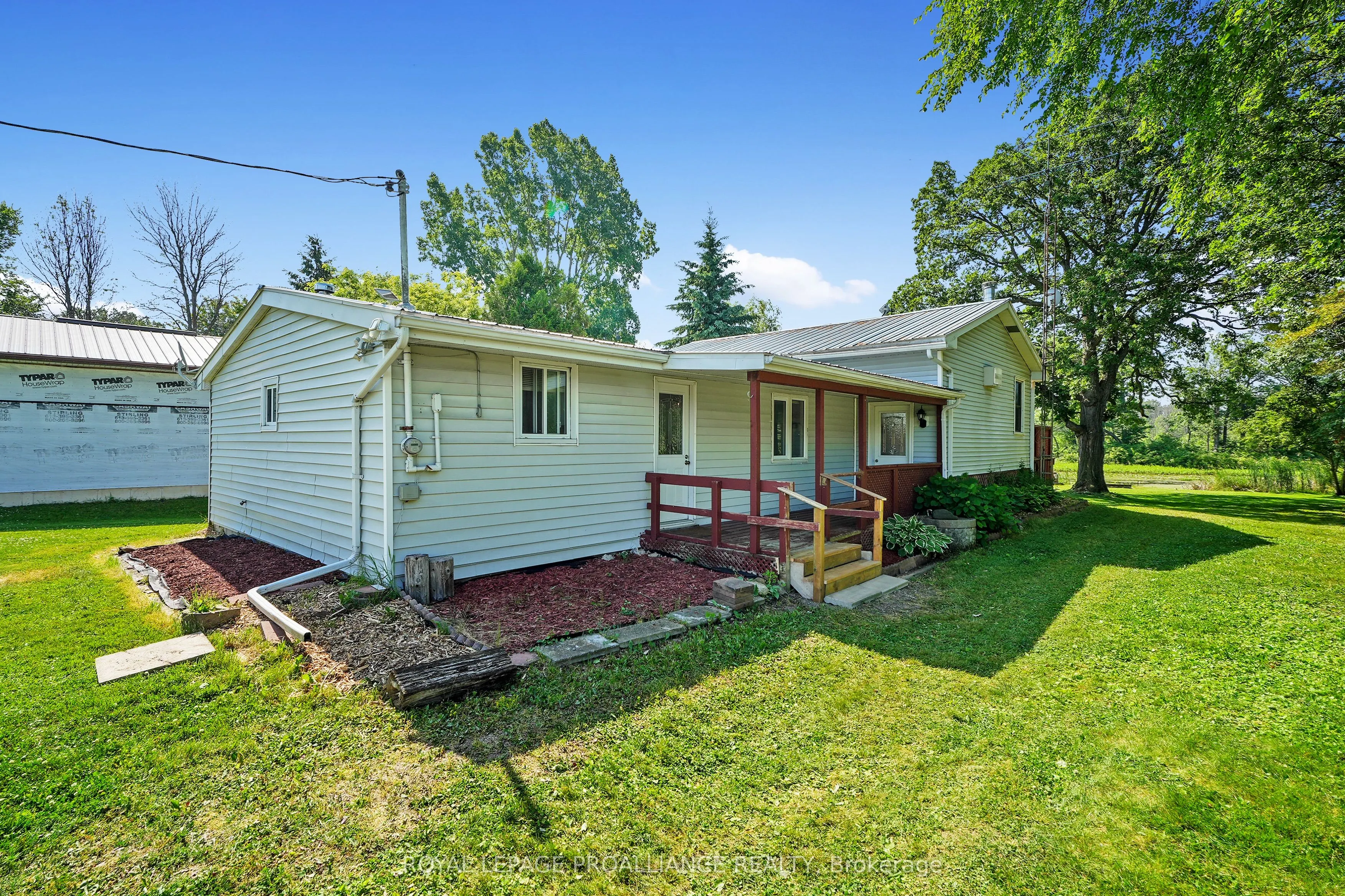 1827 2nd Line E