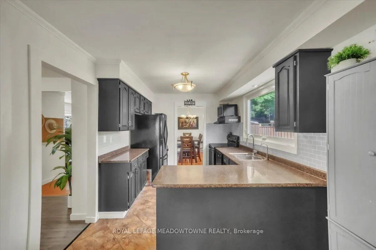 336 Pineview Gardens