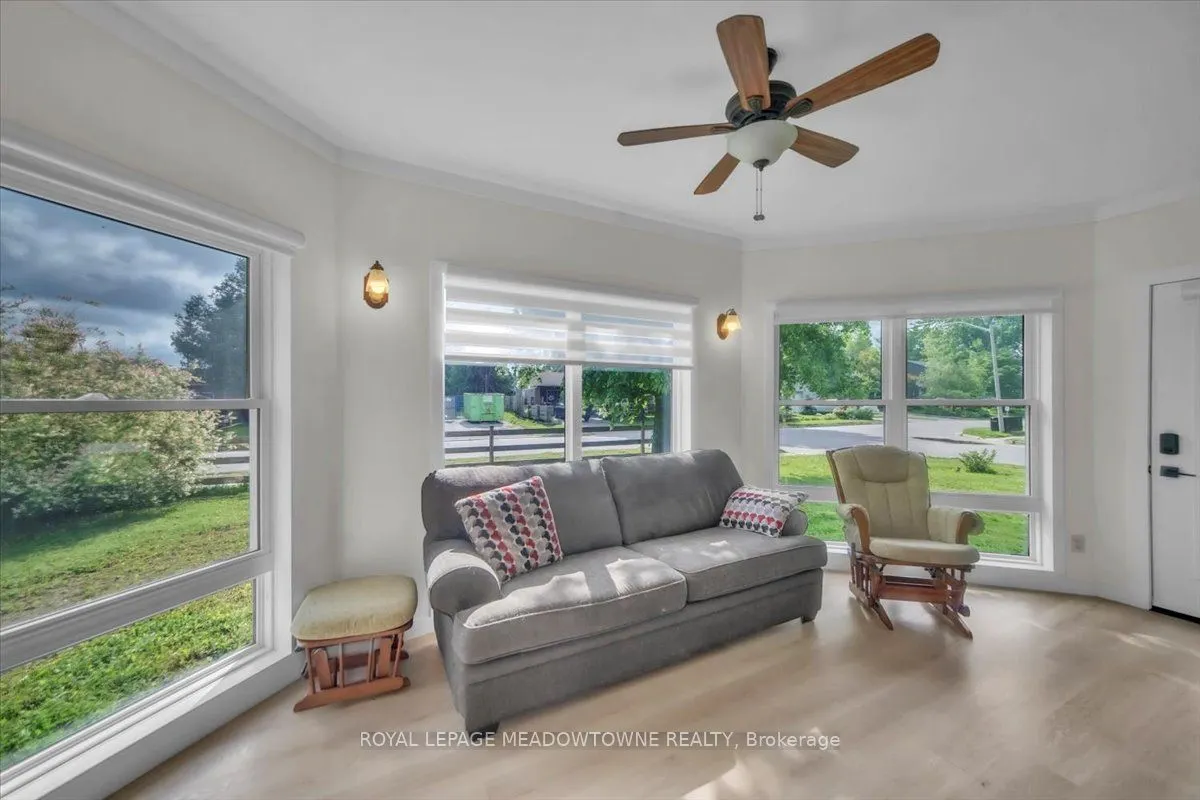 336 Pineview Gardens