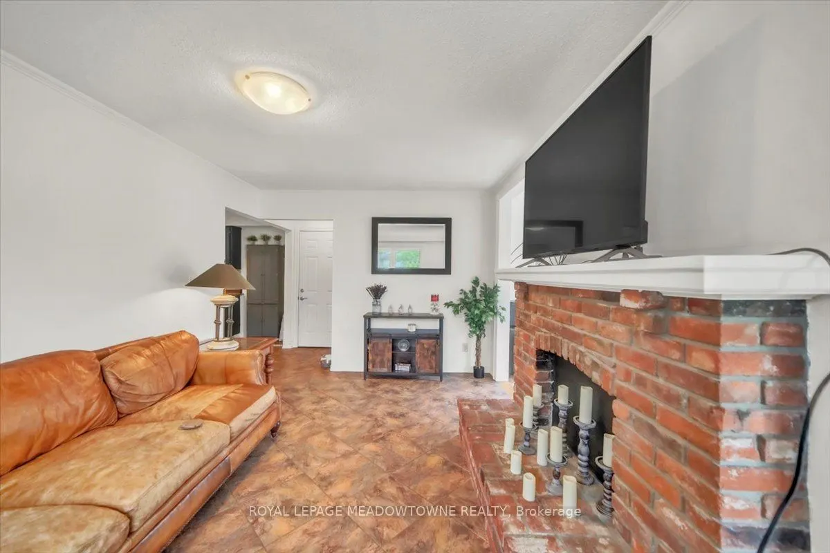 336 Pineview Gardens