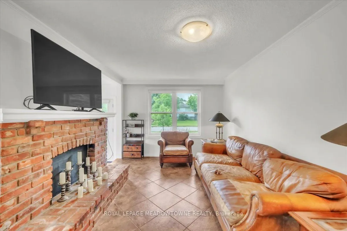 336 Pineview Gardens