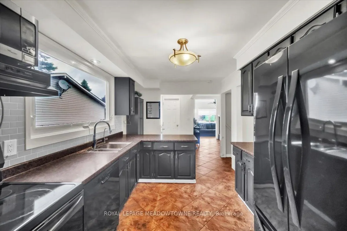 336 Pineview Gardens