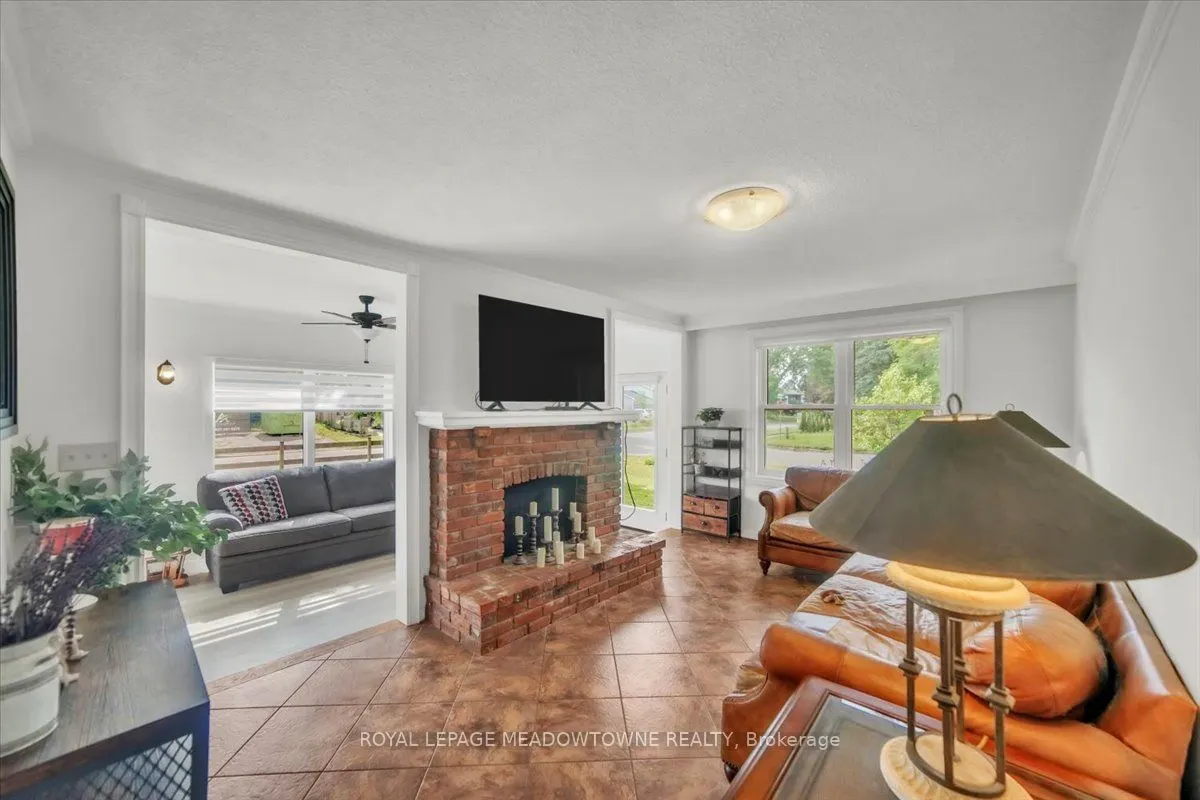 336 Pineview Gardens