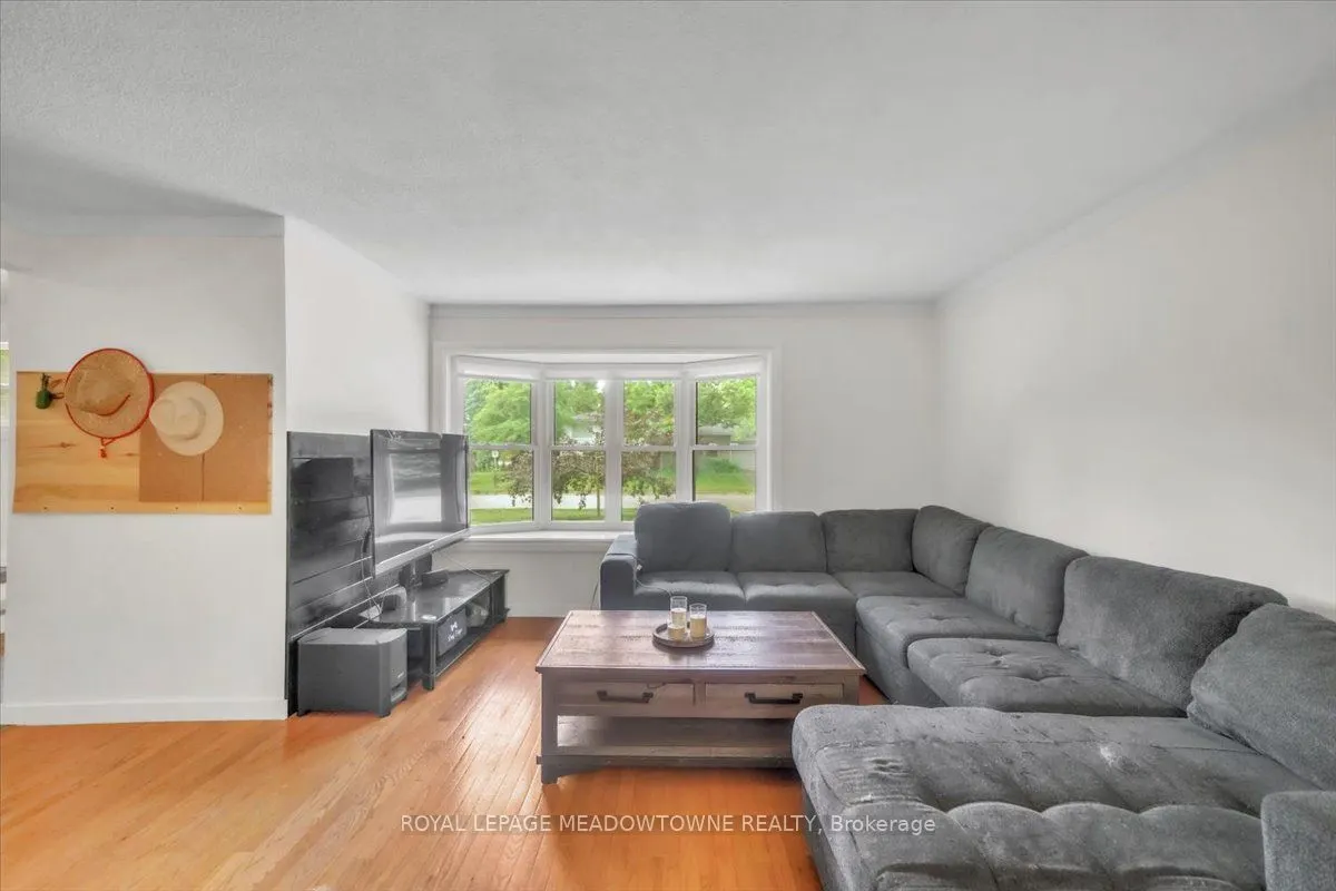 336 Pineview Gardens