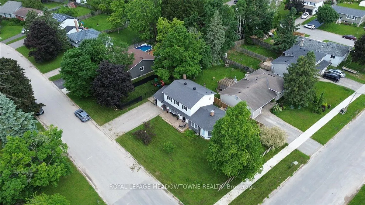 336 Pineview Gardens