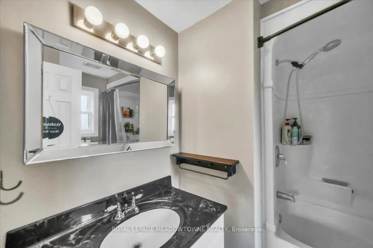 336 Pineview Gardens