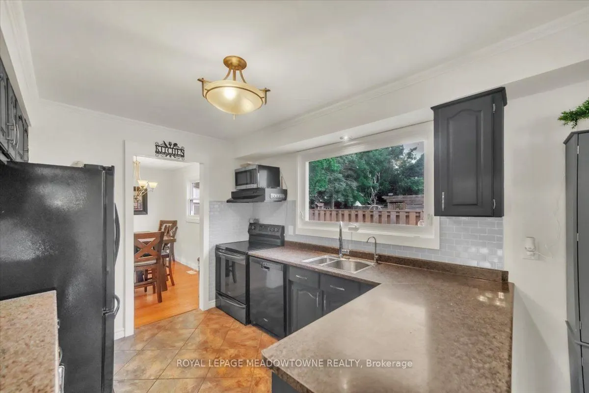 336 Pineview Gardens