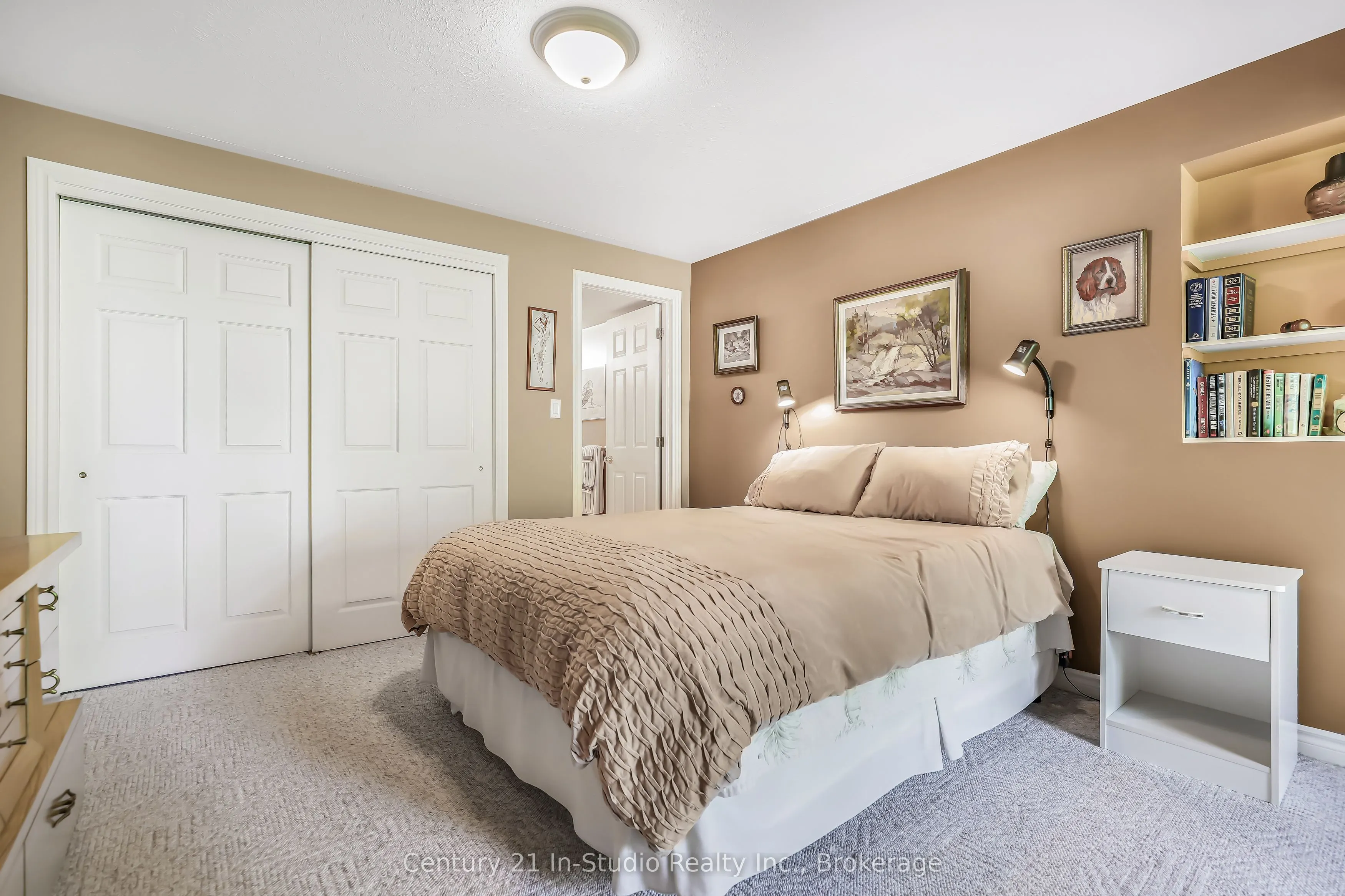 504877 GREY 1 Road