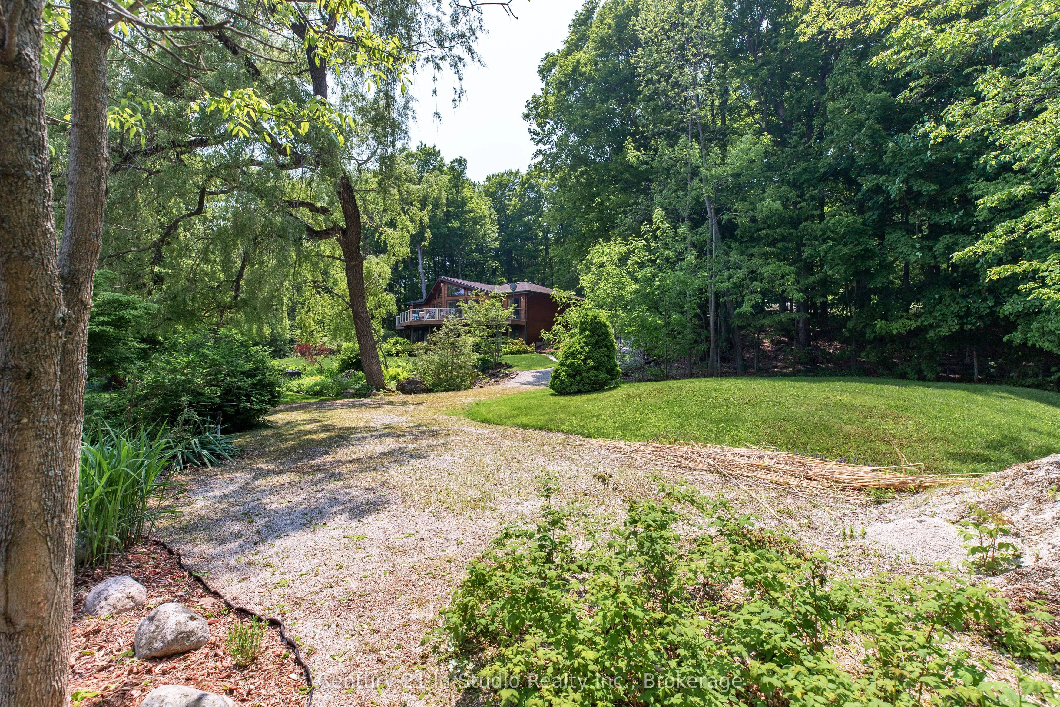 504877 GREY 1 Road