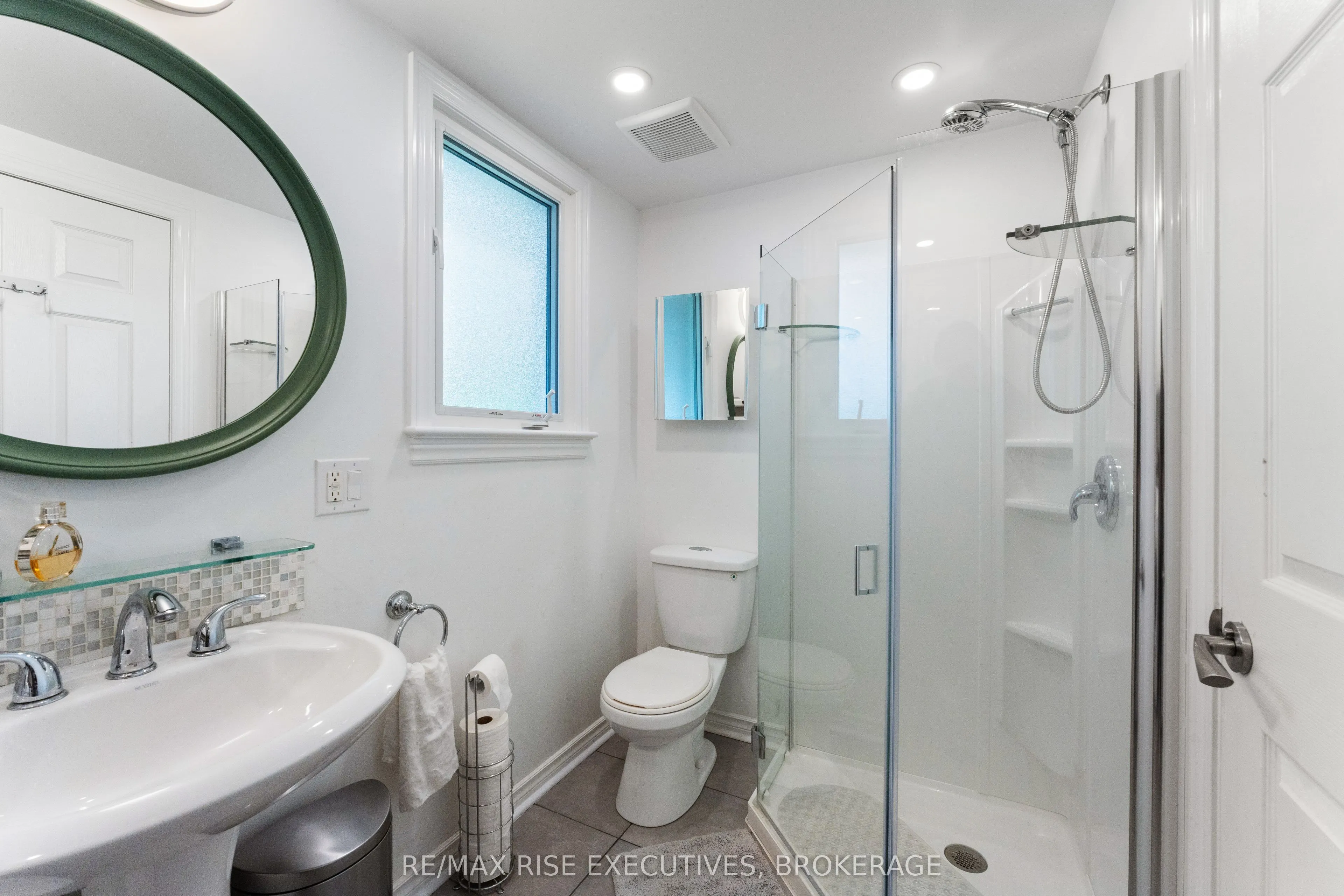 115 Fairway Hill Crescent