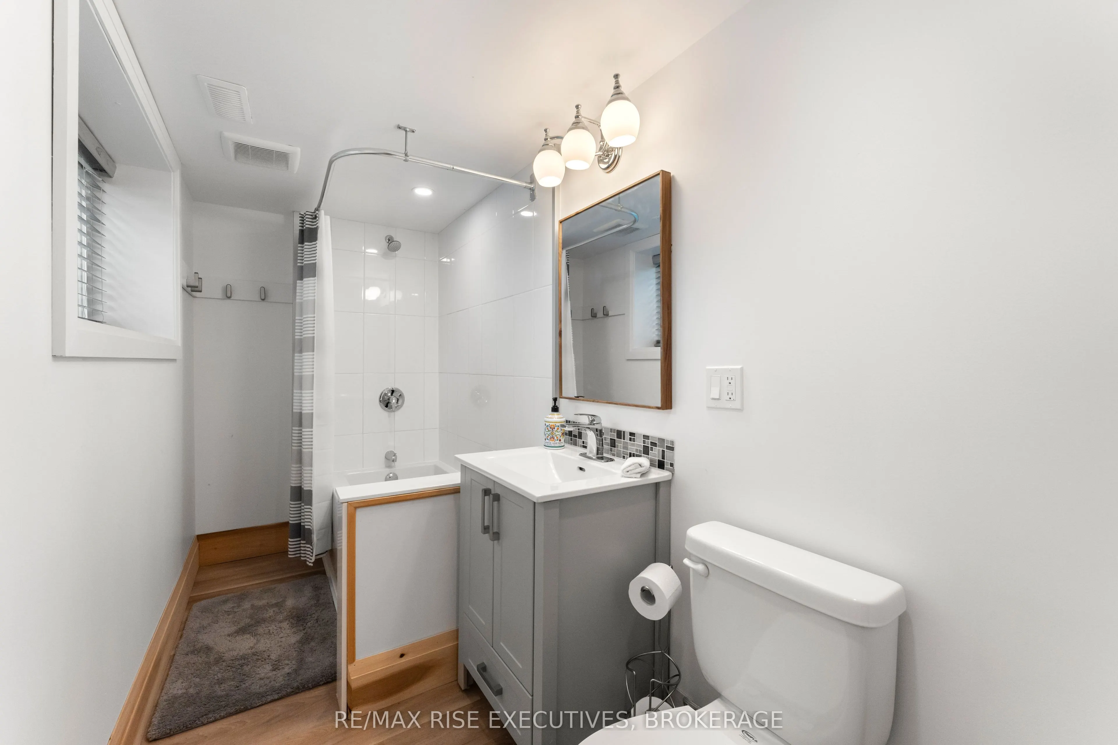 115 Fairway Hill Crescent
