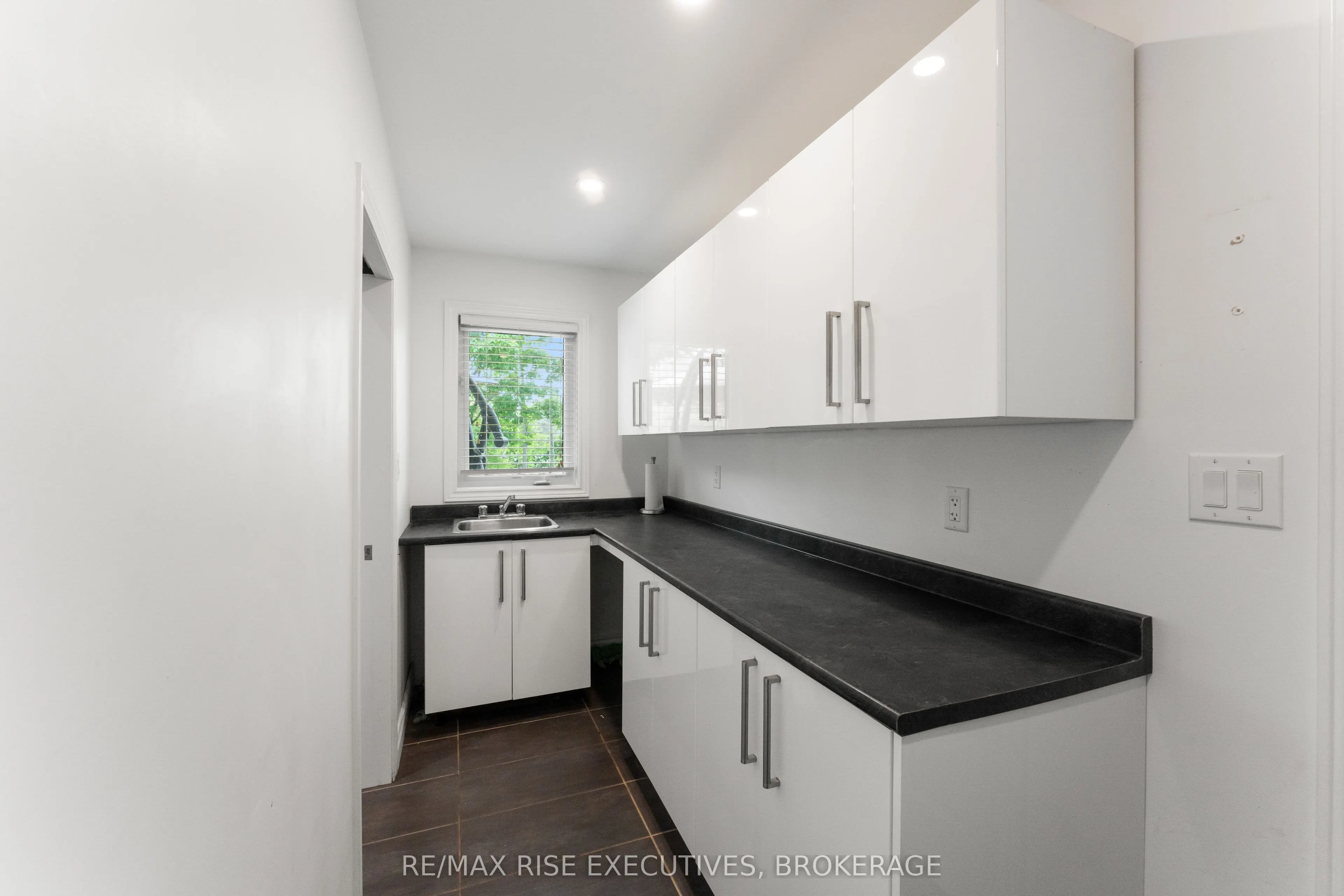 115 Fairway Hill Crescent