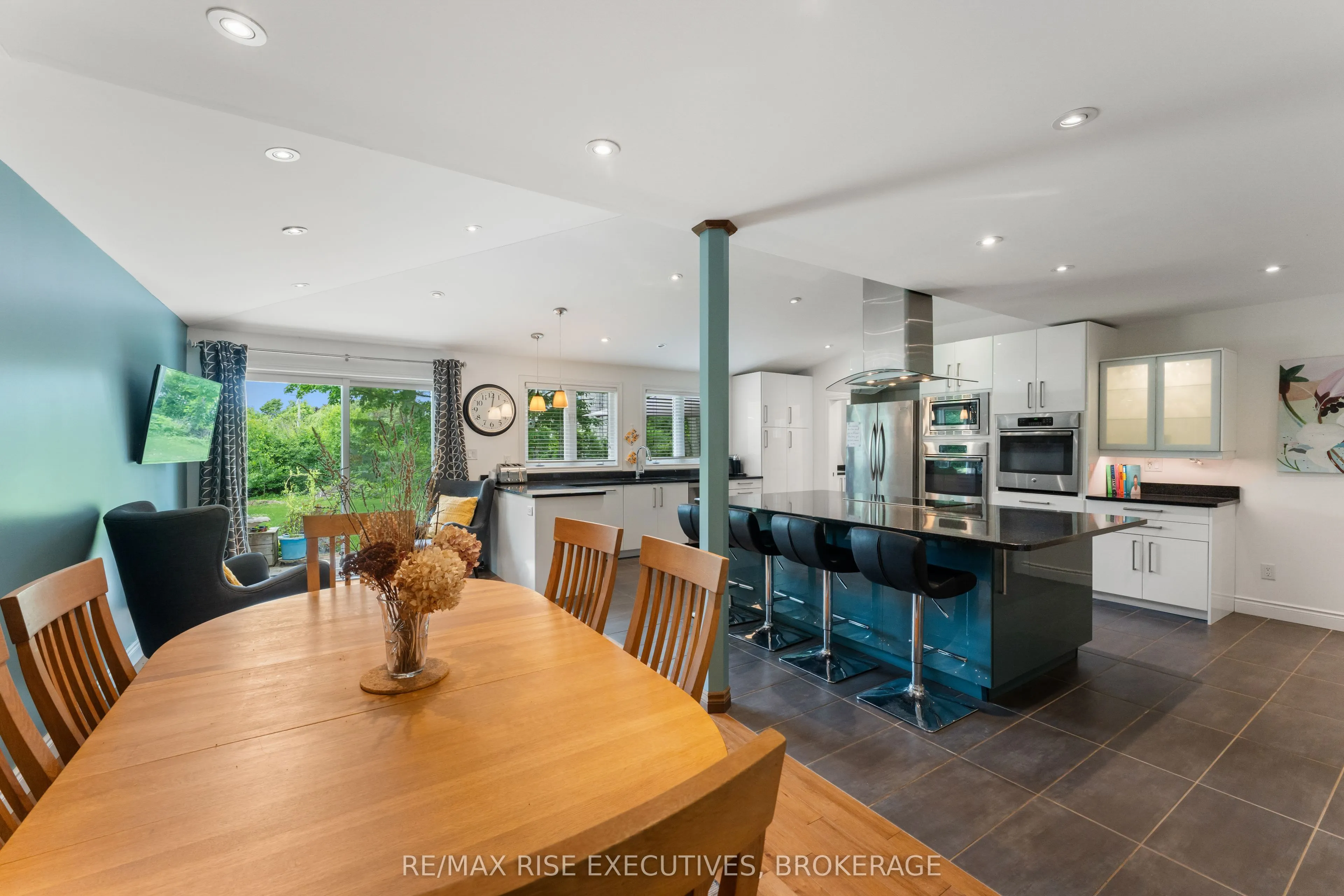 115 Fairway Hill Crescent