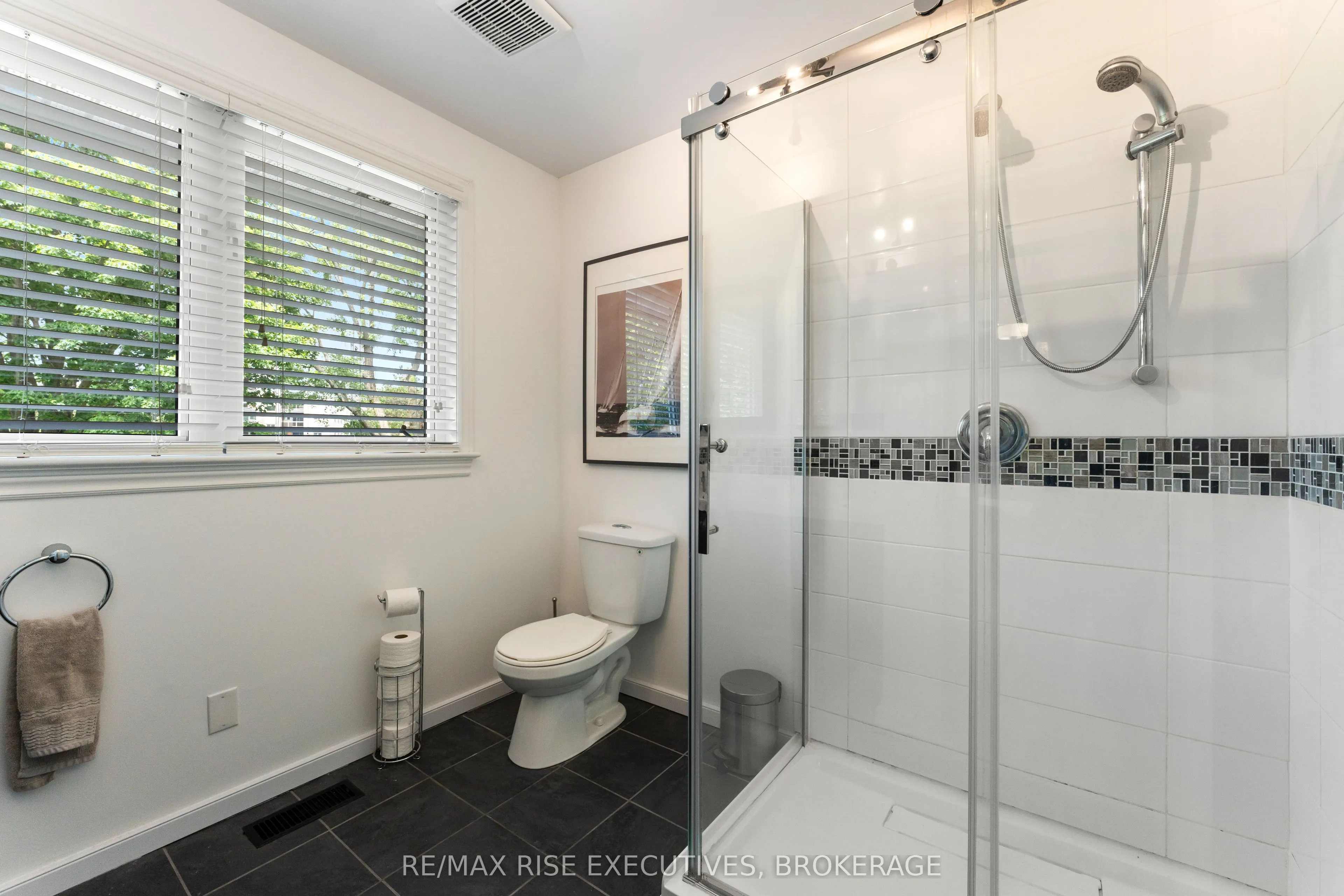 115 Fairway Hill Crescent