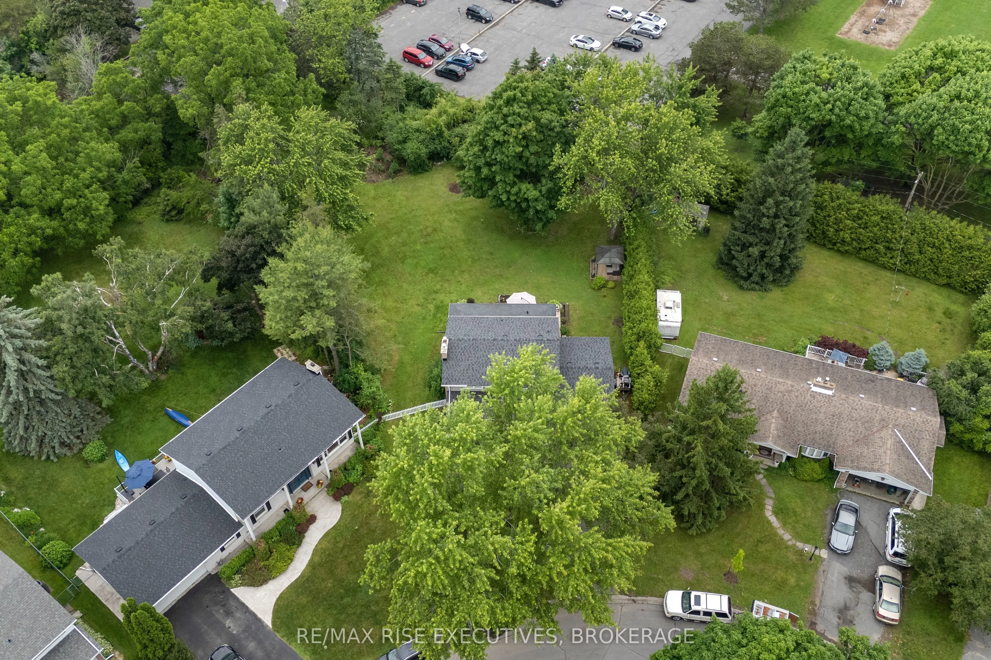 115 Fairway Hill Crescent