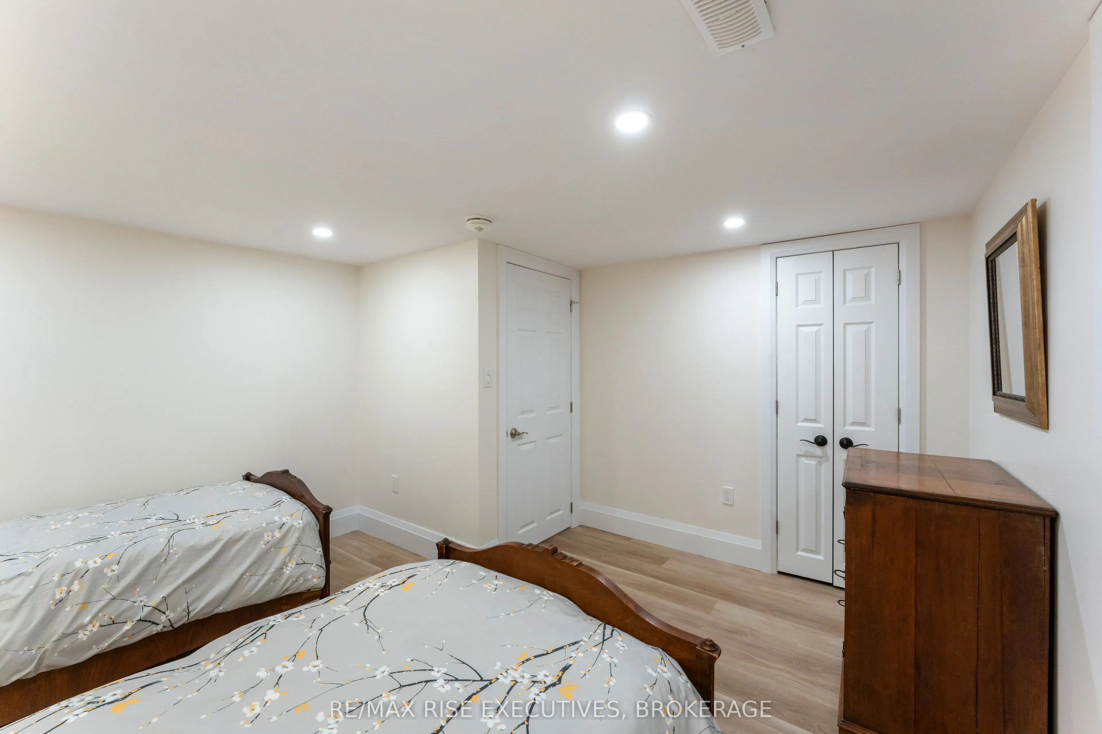 115 Fairway Hill Crescent
